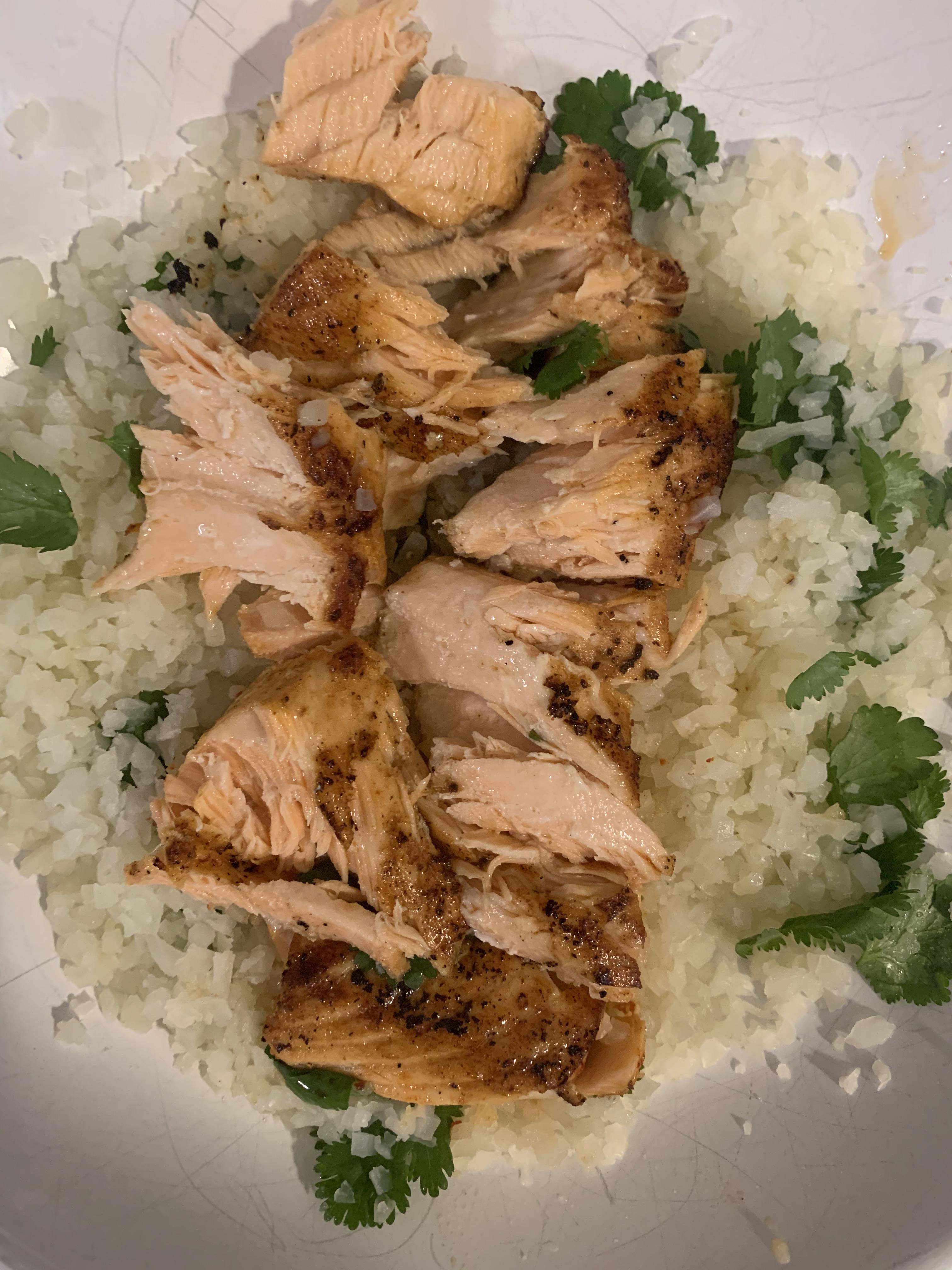 Salmon and cilantro lime cauliflower rice 😋😋 r/OptaVia