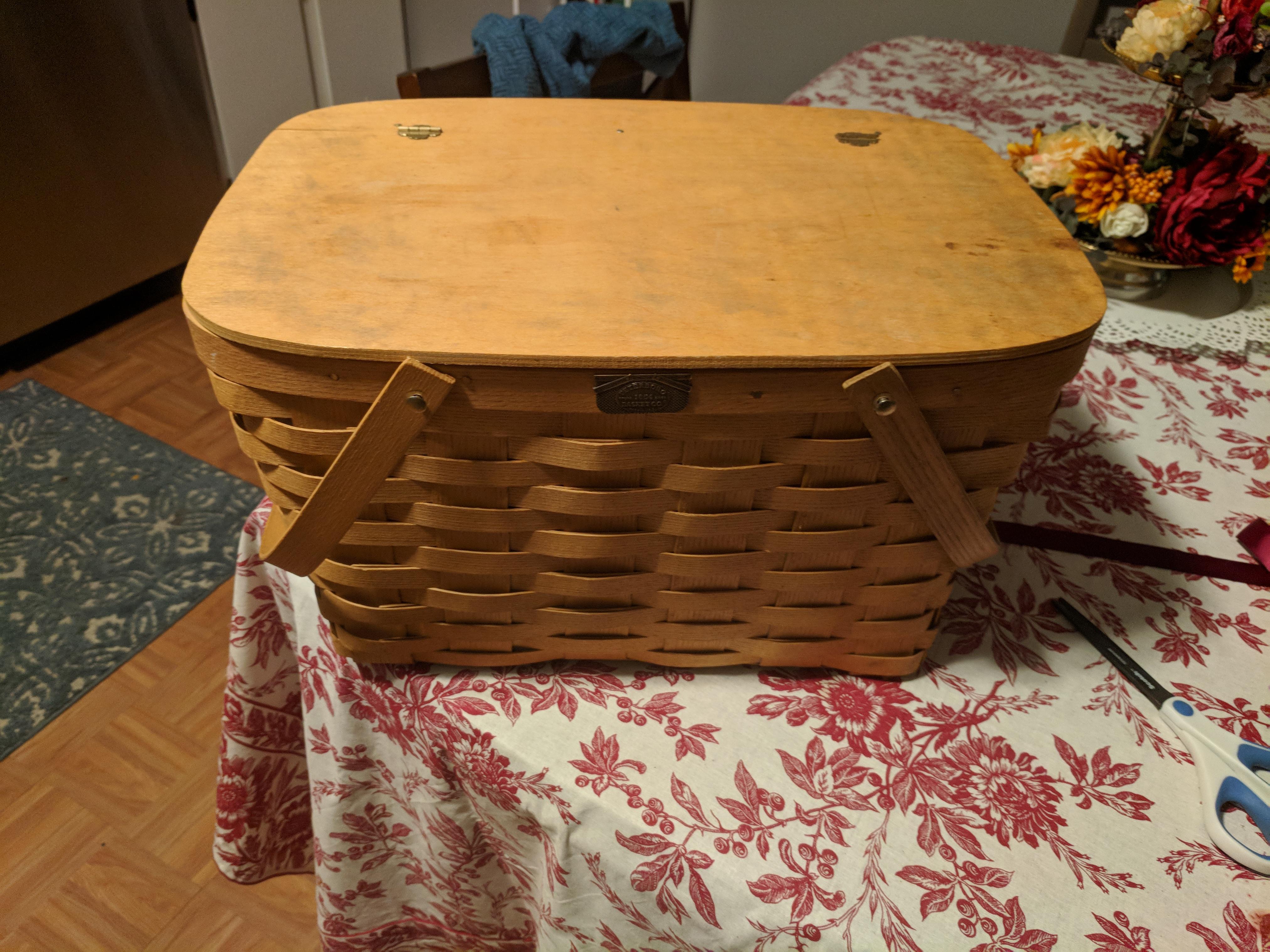 Snagged a brand new Peterboro picnic basket for 20 bucks. r