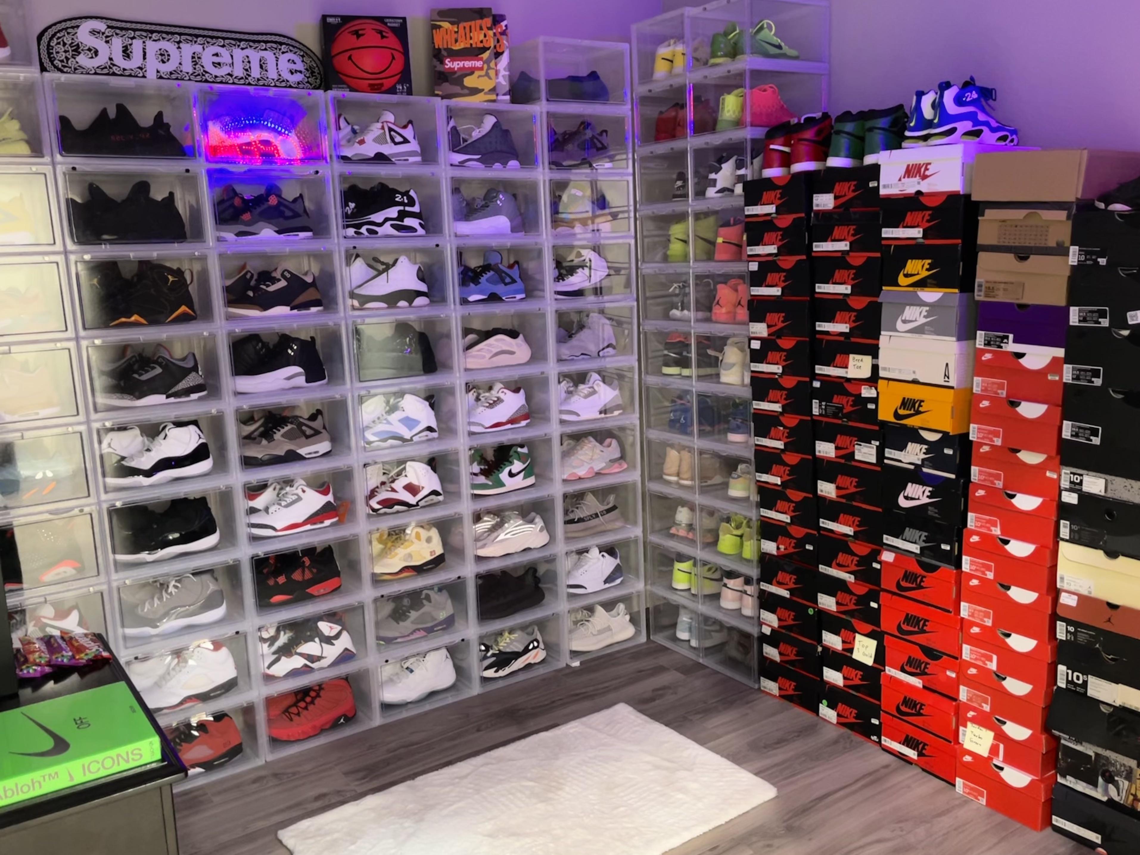 New sneaker room, working on getting more clear cases r/Sneakers