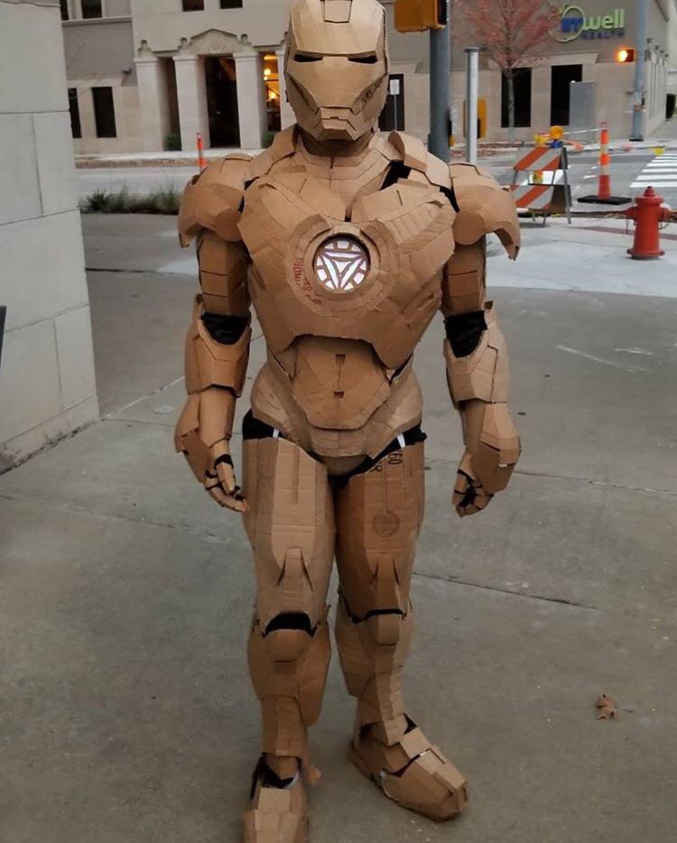 I made an Iron Man suit from amazon boxes r/somethingimade
