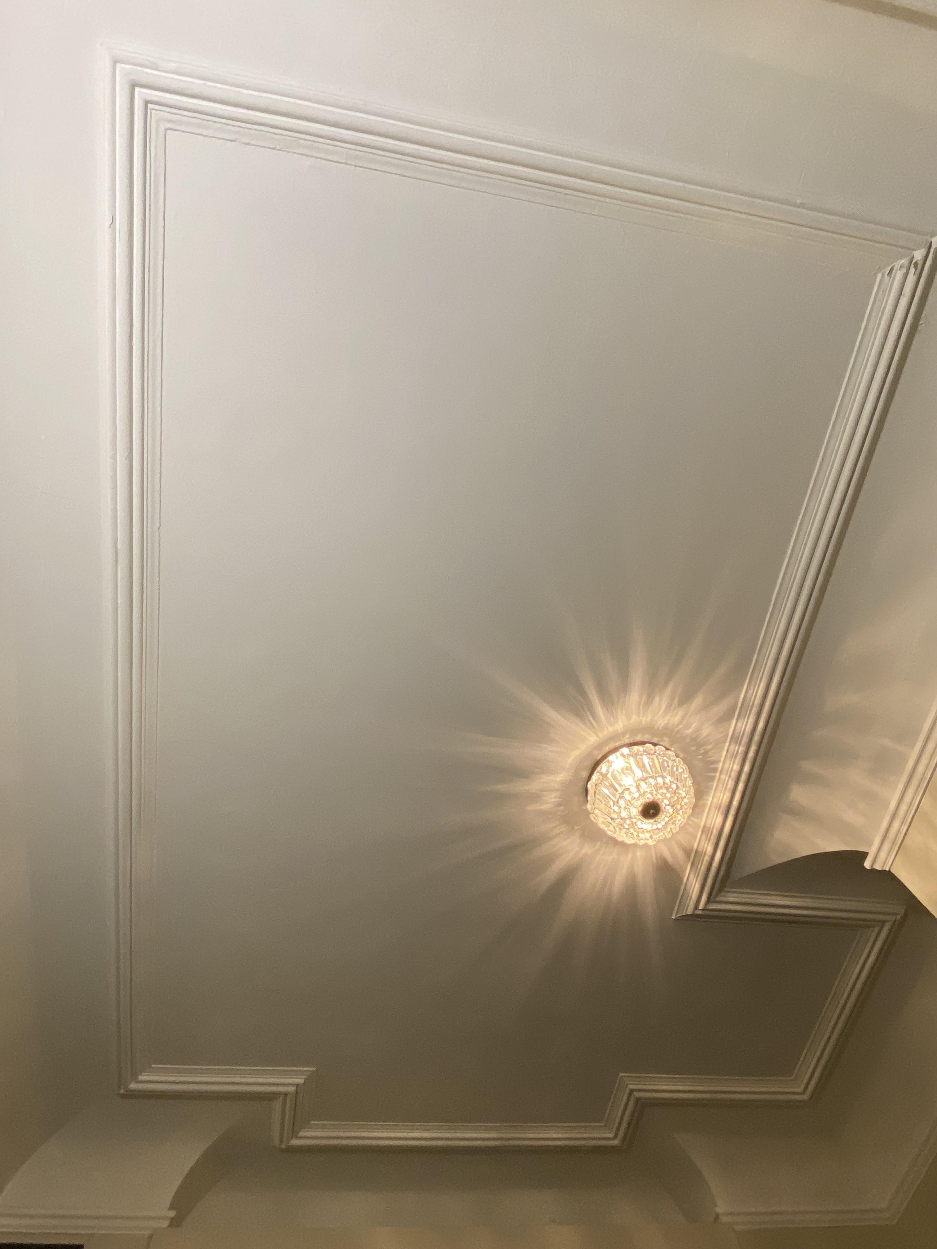 The placement of the ceiling light in this hotel room r/mildlyinfuriating