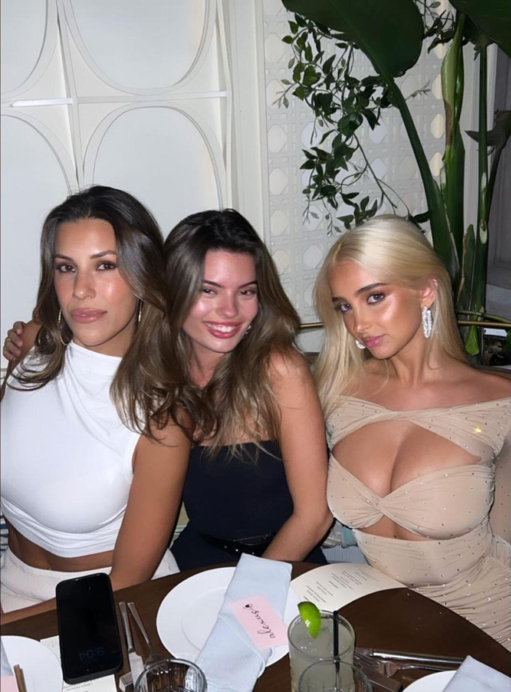 With Sophia and Emma Pillemer : devinbrugman