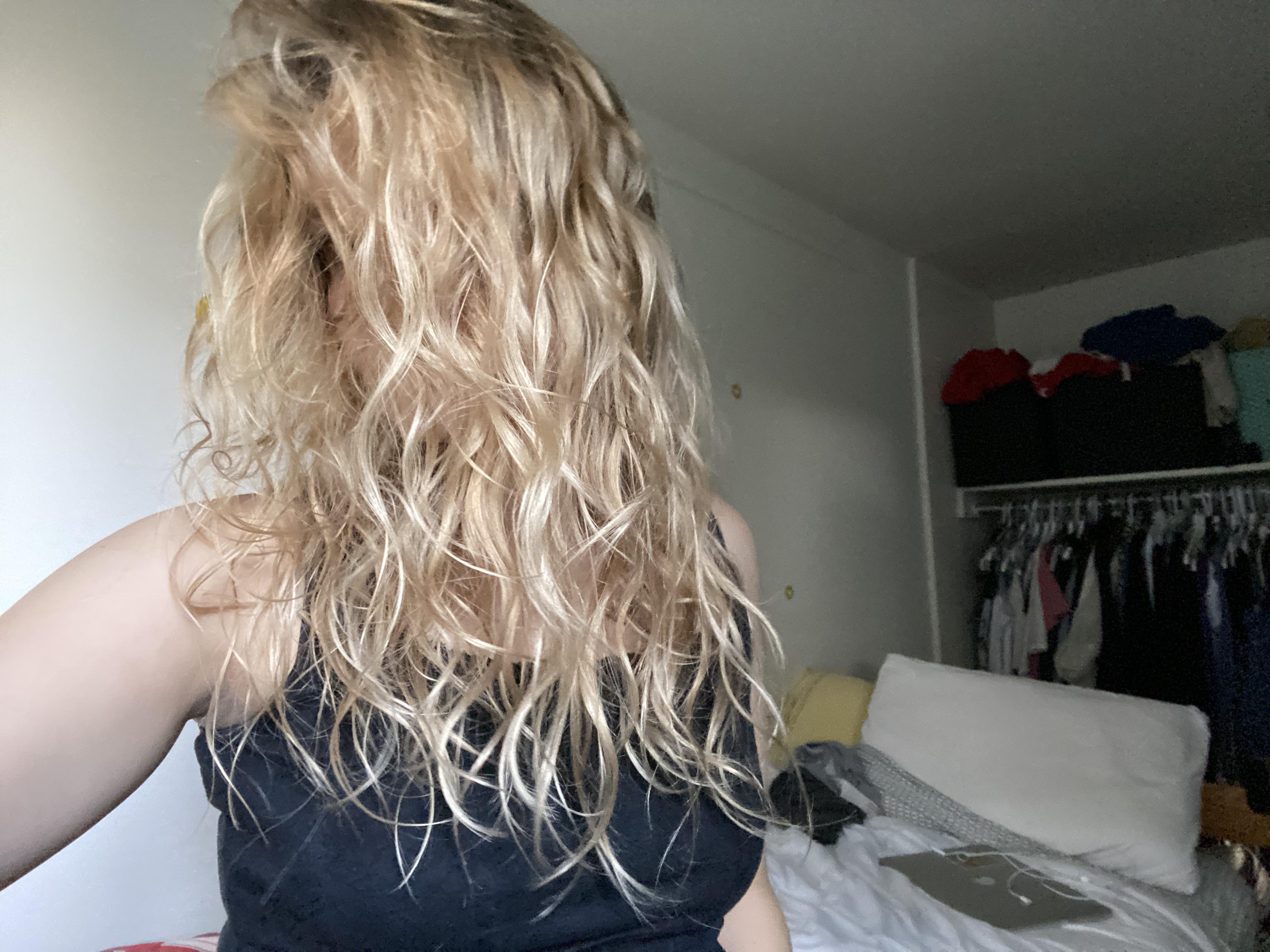 hi! i’m still trying to figure out whether i have naturally wavy hair