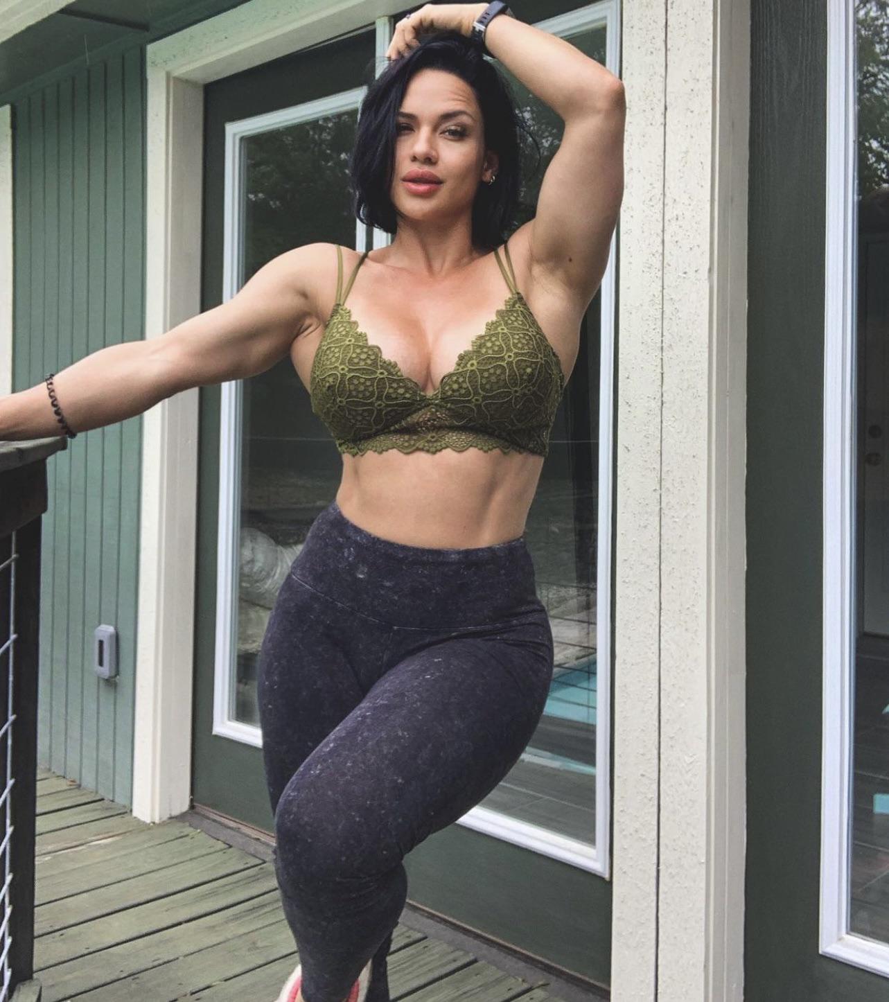 @roxyqueflexx lately she’s been looking incredible. : ThickFit