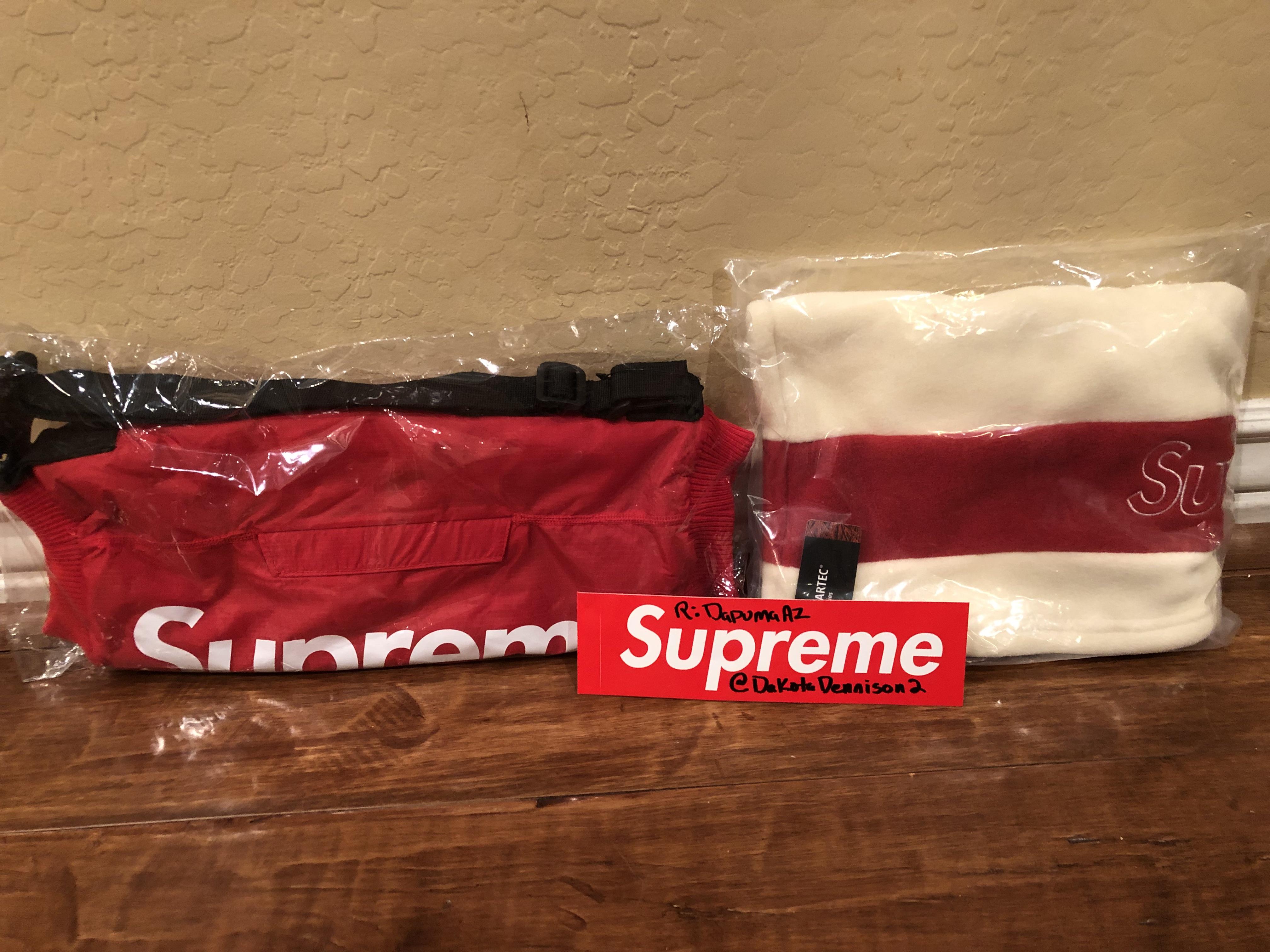 [FS] DS FW18 Supreme Hand Warmer Red & Balaclava Natural r/Supreme