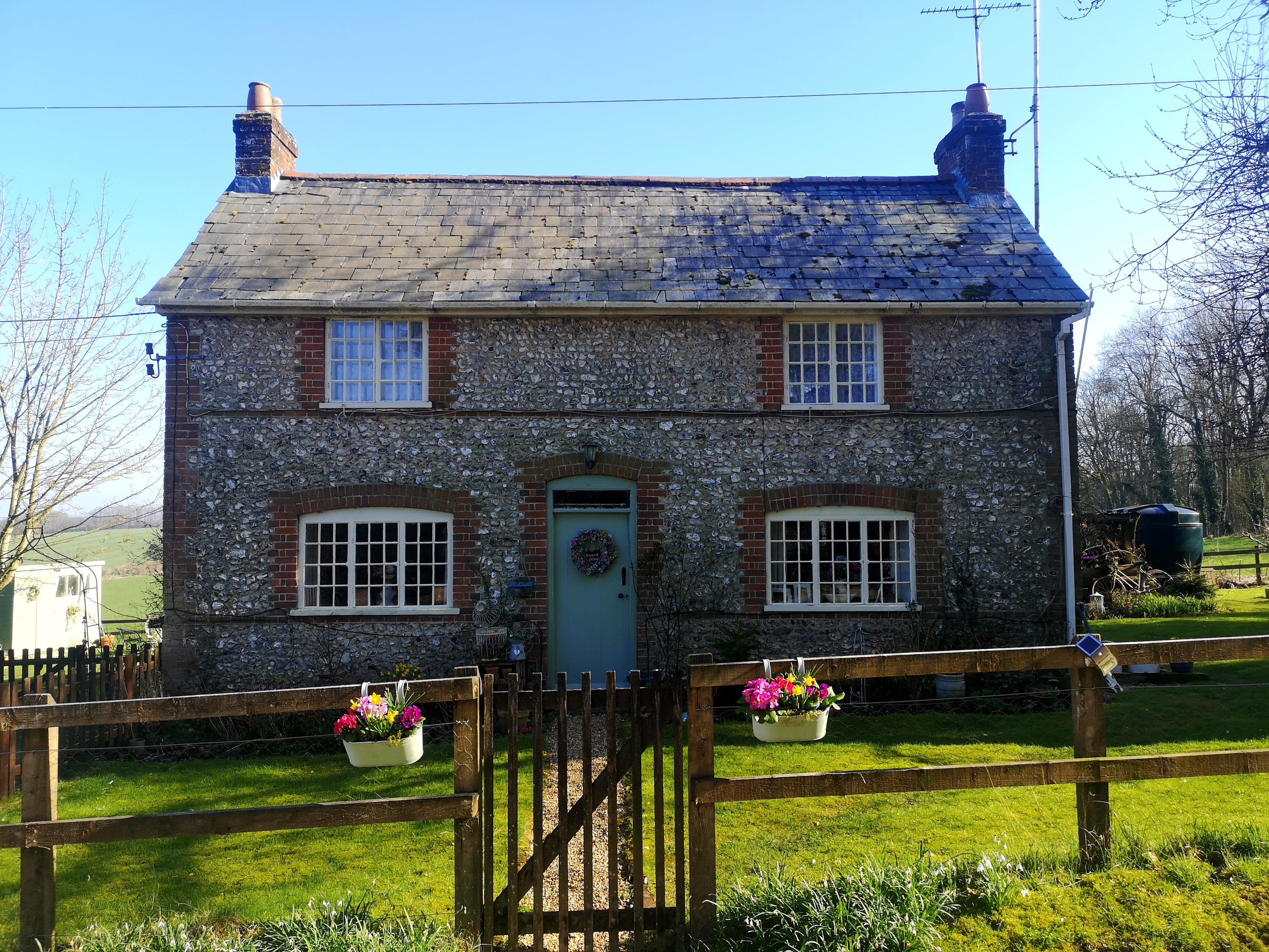 ITAP of a perfect English cottage in Hampshire. r/itookapicture