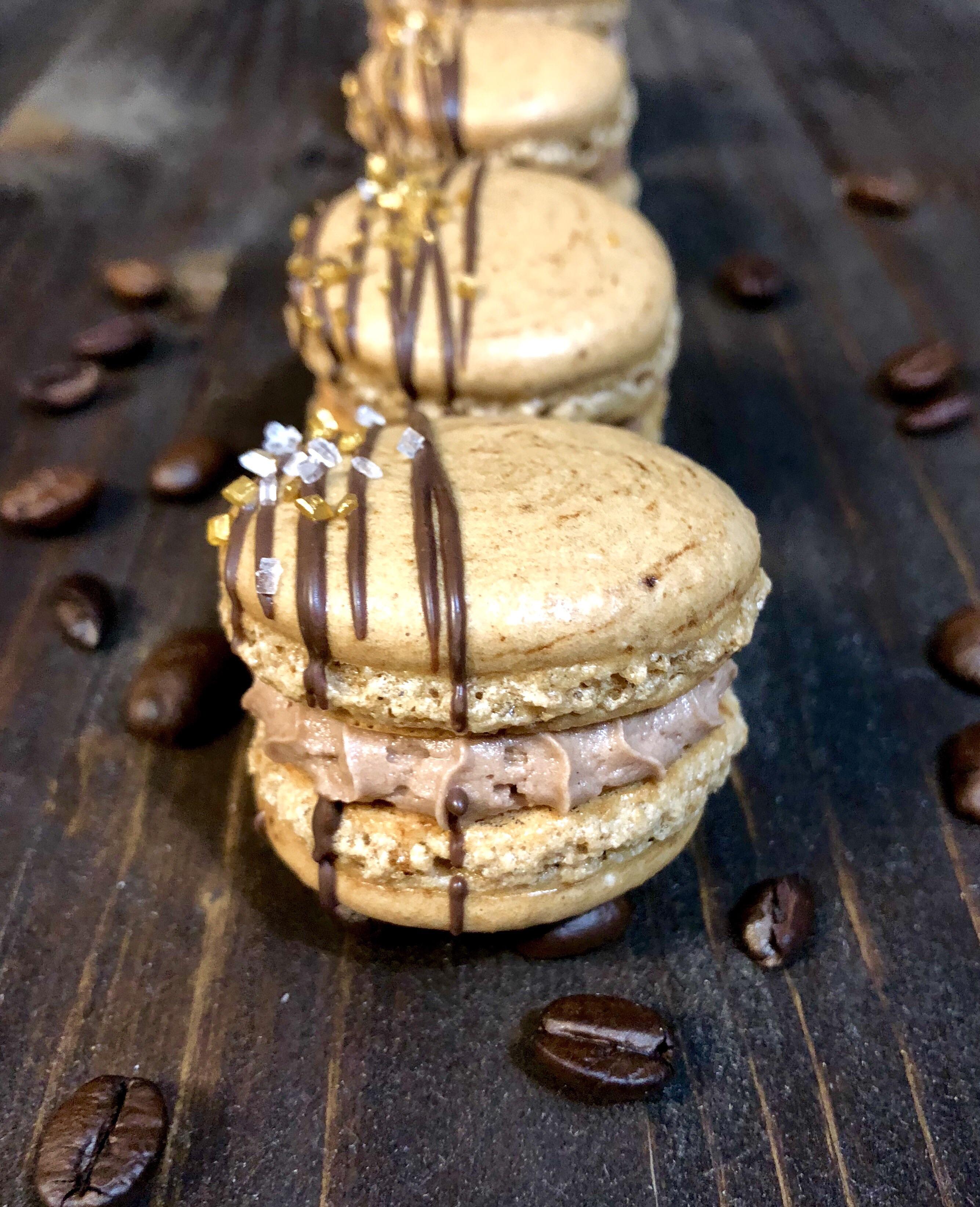 [Homemade] Espresso macarons with chocolate and coffee buttercream