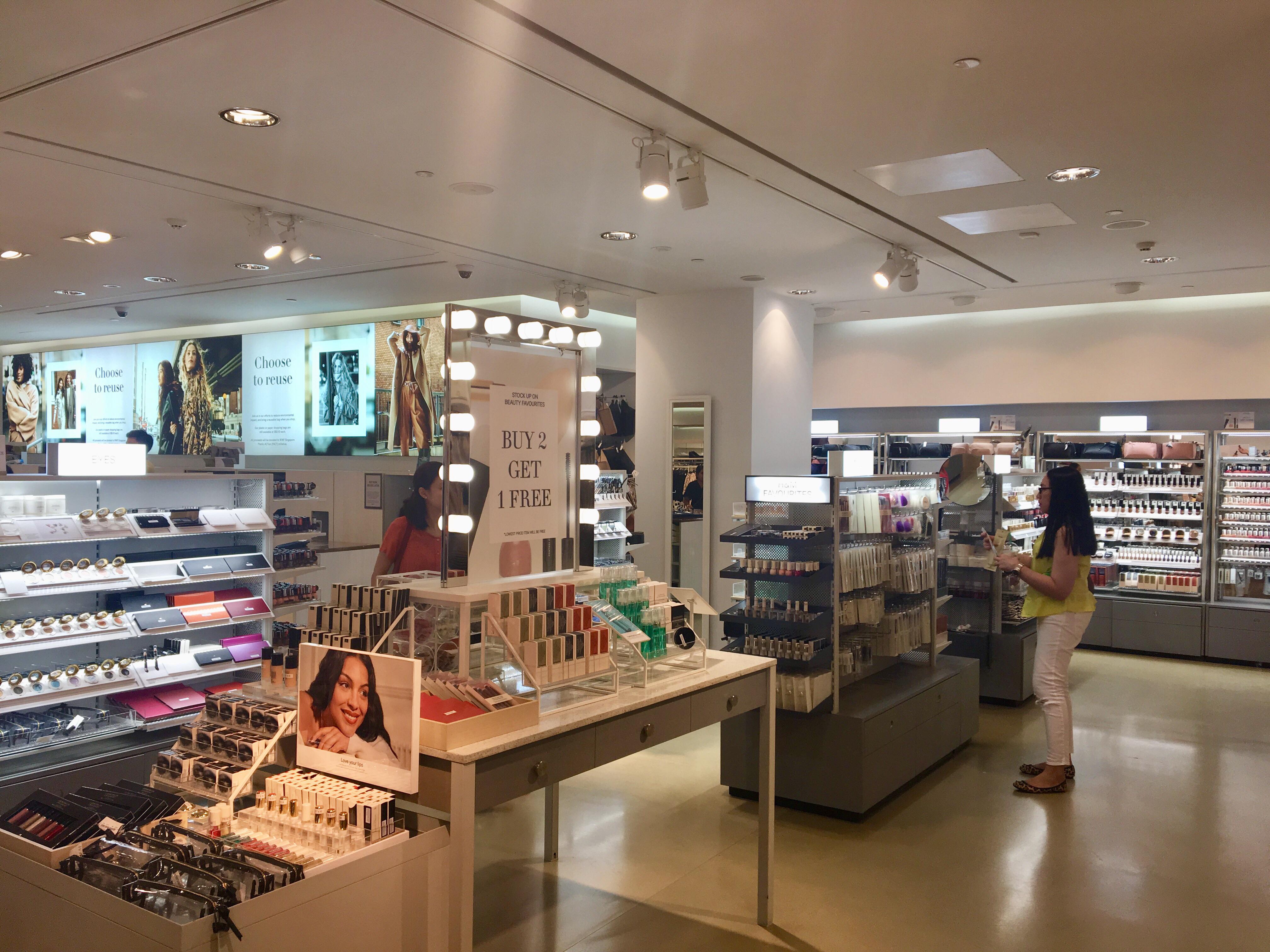 H&M Makeup Section in Singapore😍 r/MakeupLounge