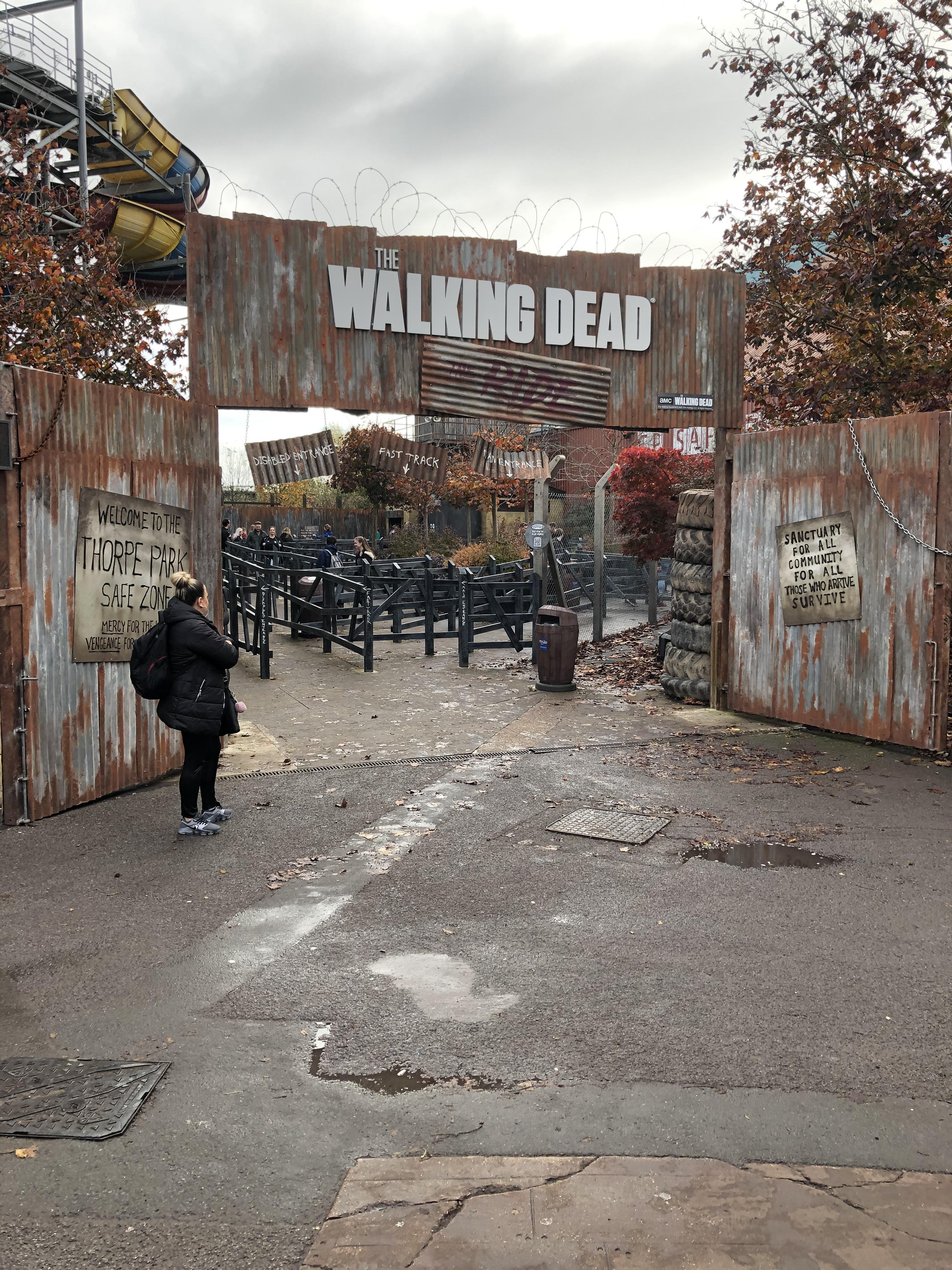 Throw back to when I went on The Walking Dead The Ride