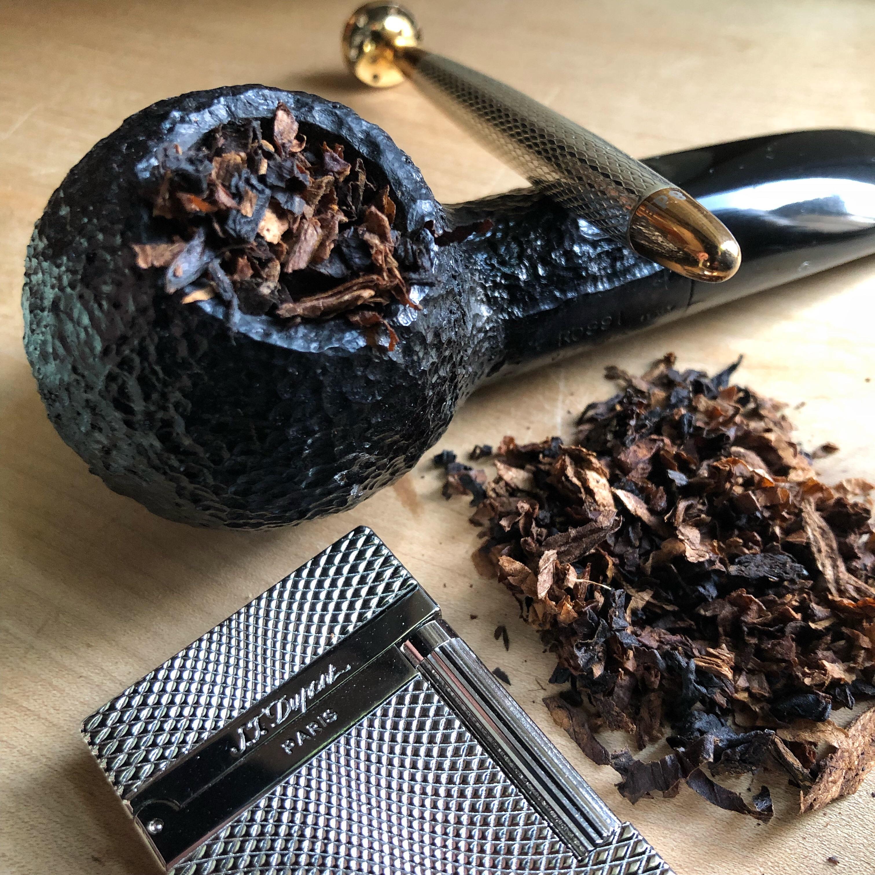 J&R Cigars house English blend in a Rossi 8320. This is one exceptional