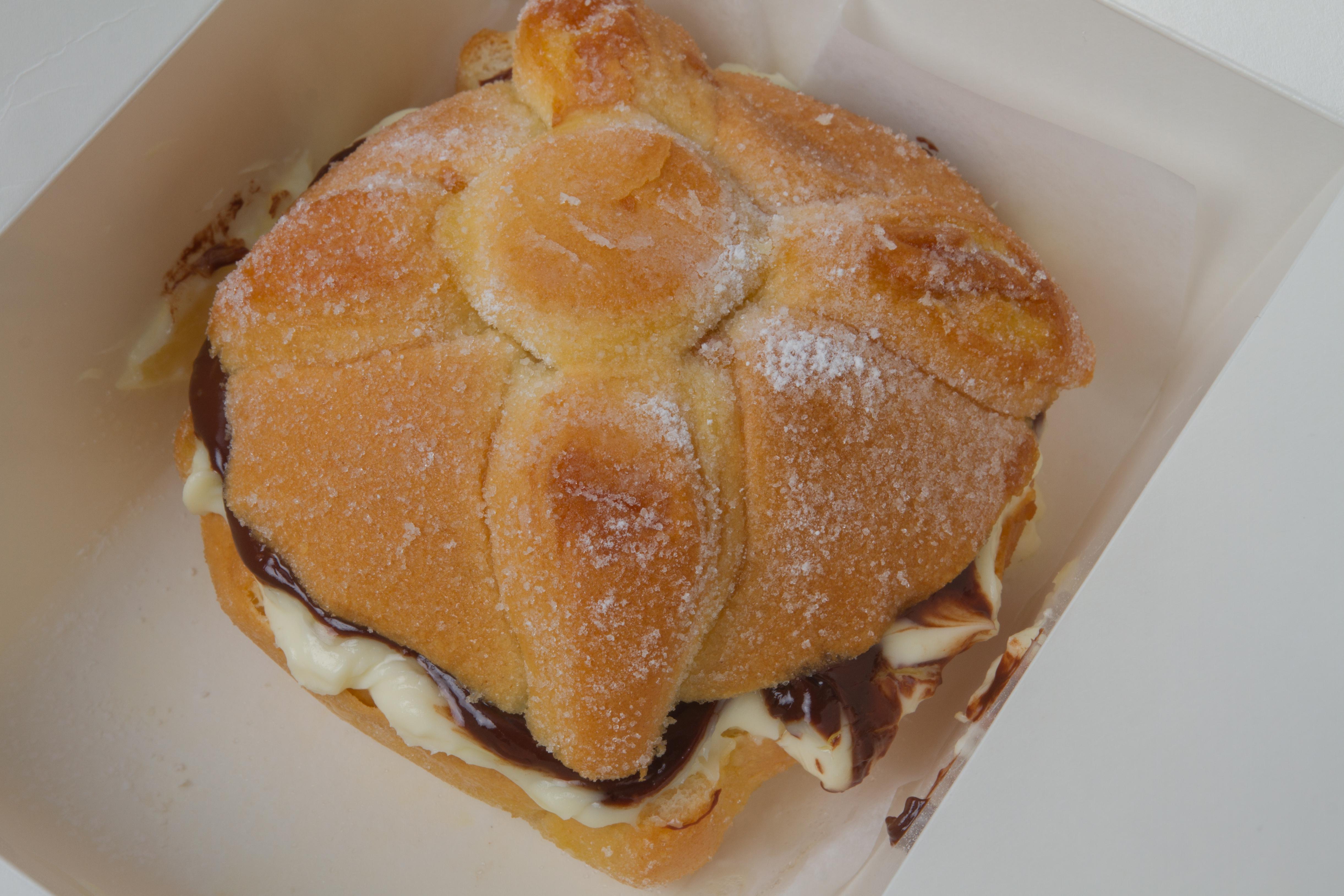 Pan de Muerto relleno de Nutella y Mascarpone (en Tijuana por Azarosa