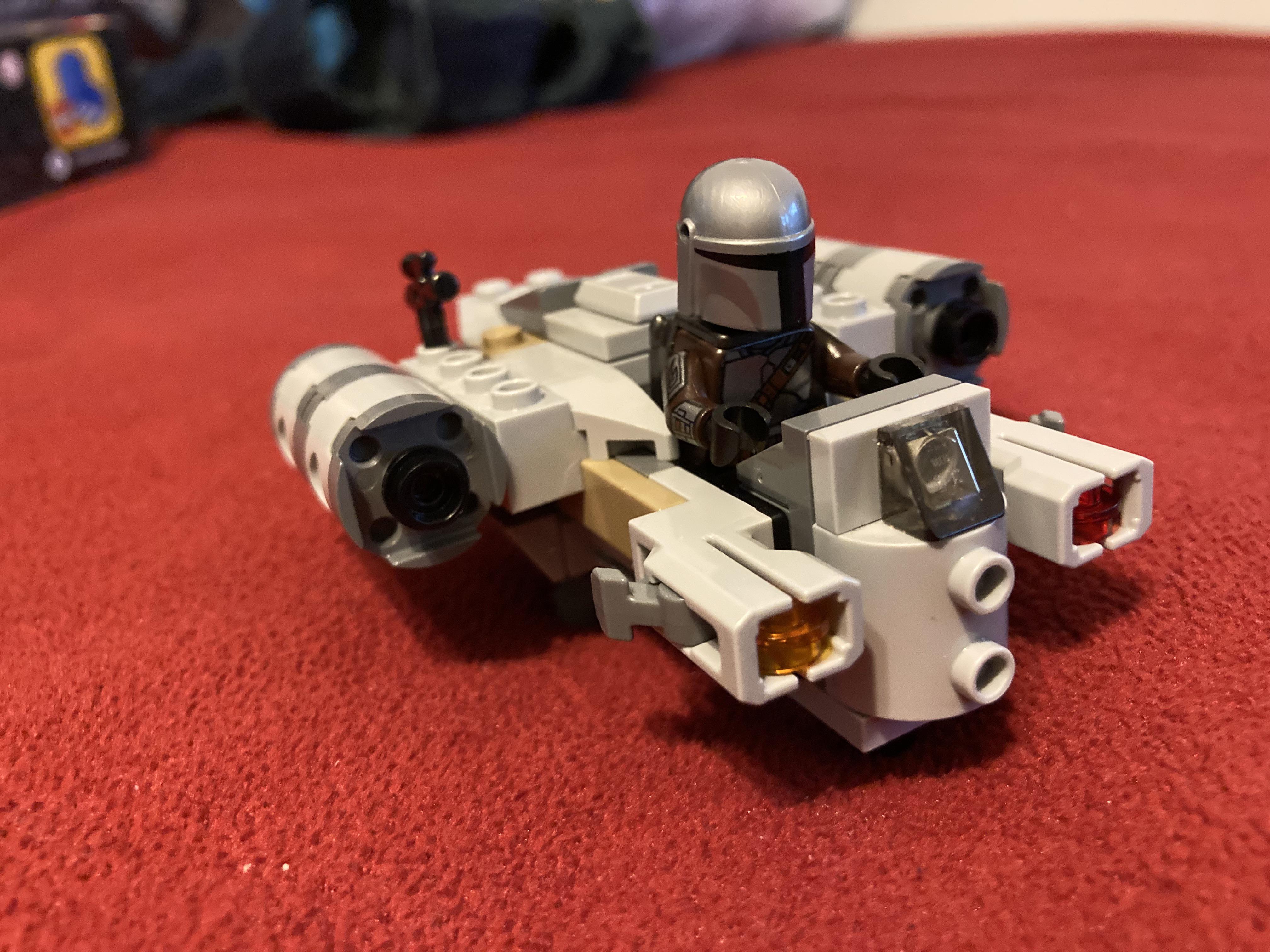 The Mini Razor Crest lego