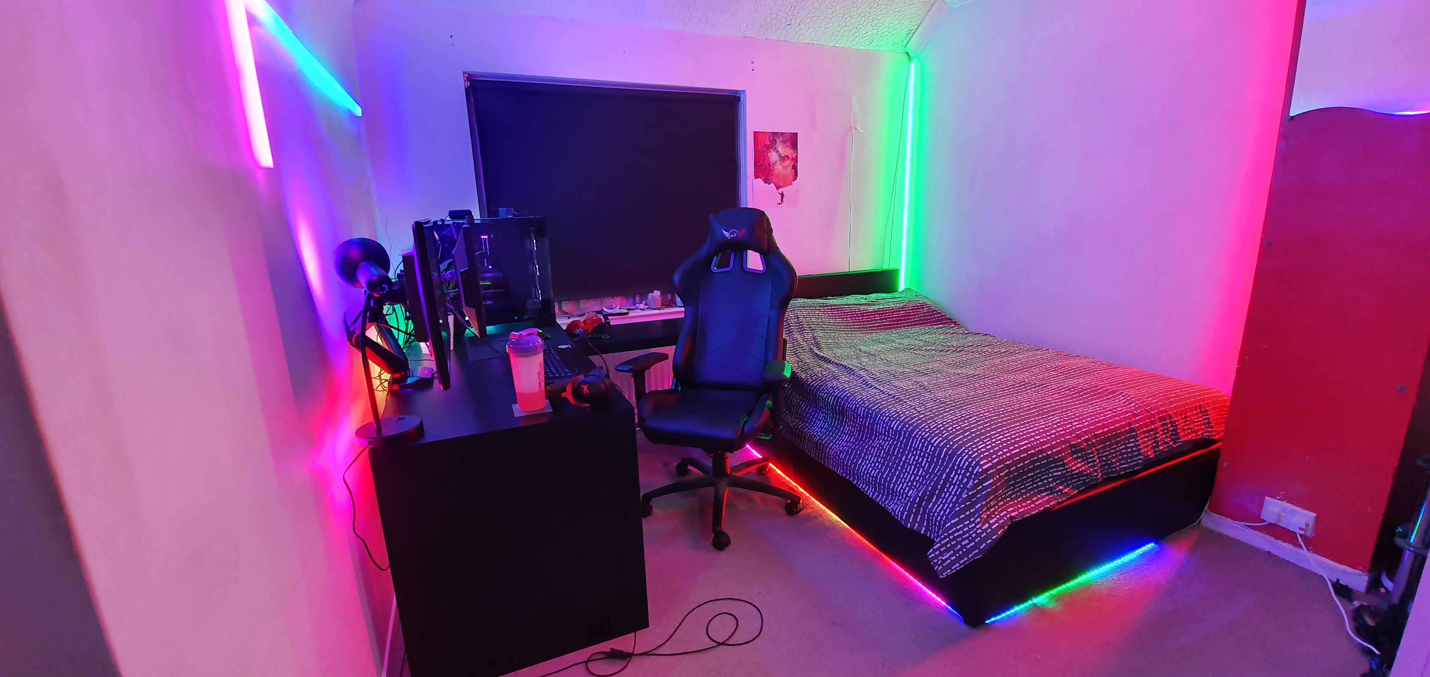 Redid my bedroom with a new desk, bed, smart lighting and more r/battlestations