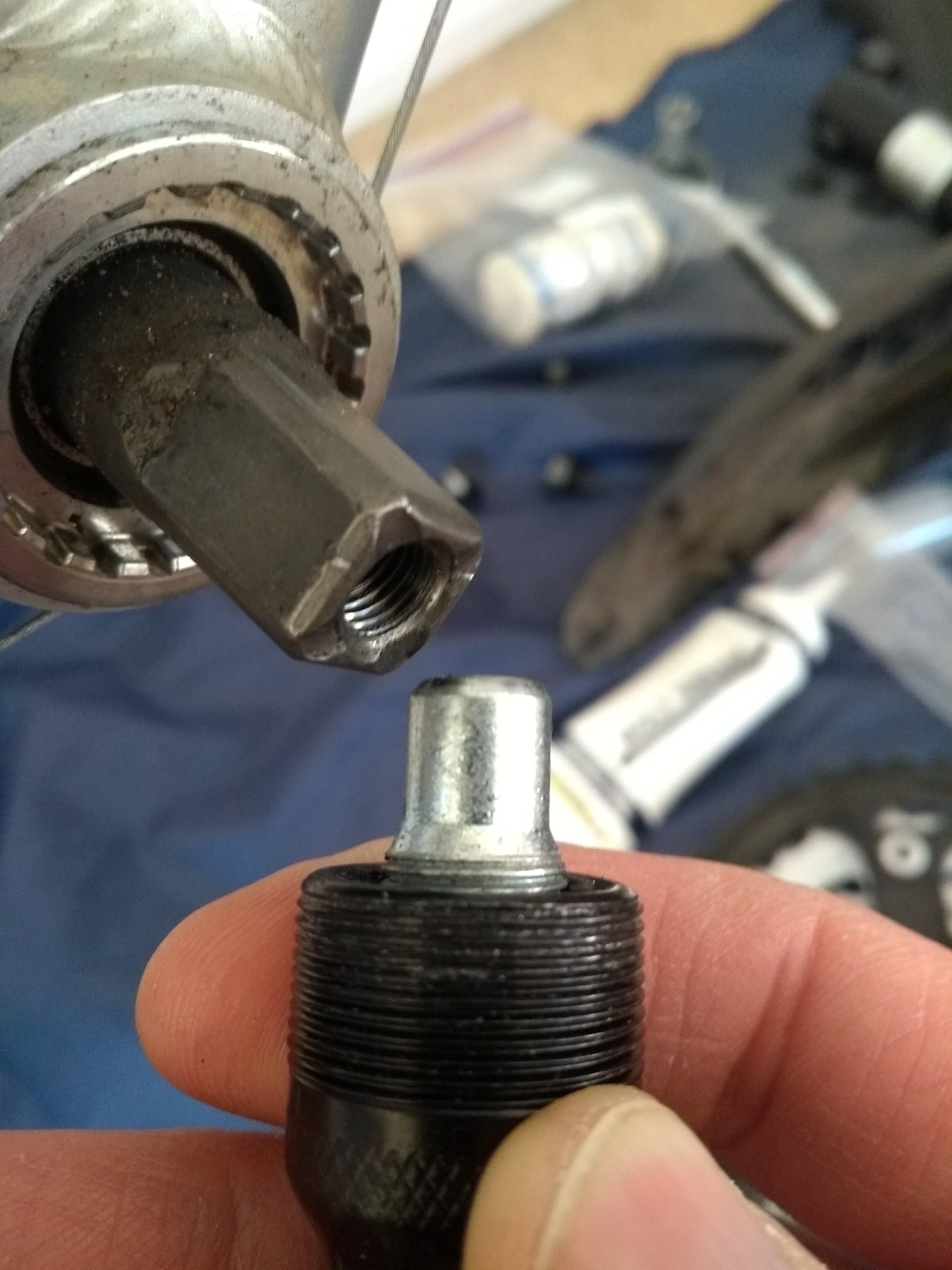 Crank puller damaged spindle threads? r/bikewrench