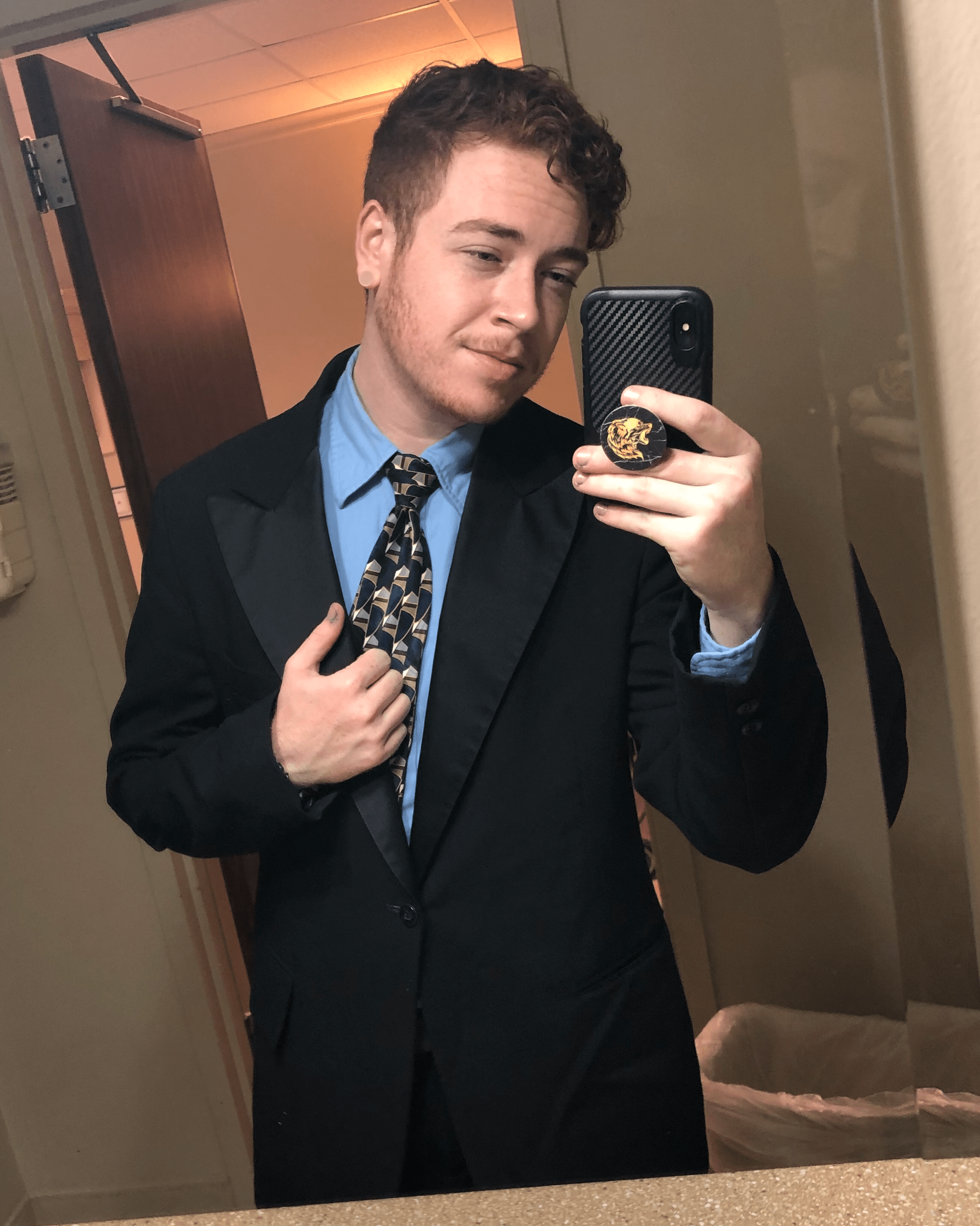 I love that my job requires me to wear a suit everyday ☺️ (FTM 4 yrs on