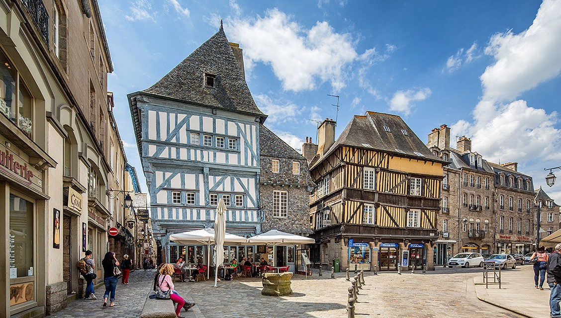 Dinan ( Côtes d'Armor) r/france