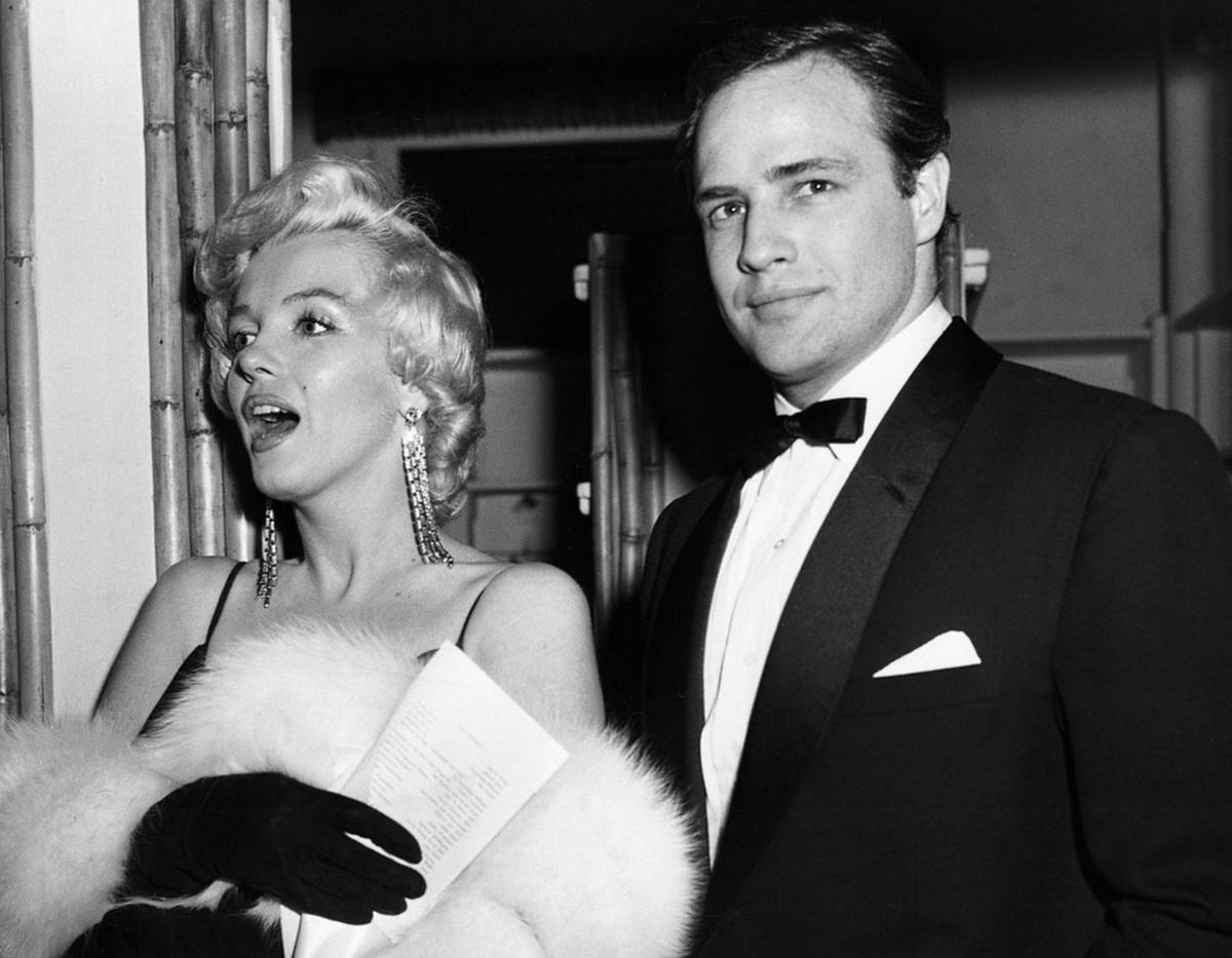 Marilyn Monroe & Marlon Brando at a formal event in 1955 r/HumanPorn