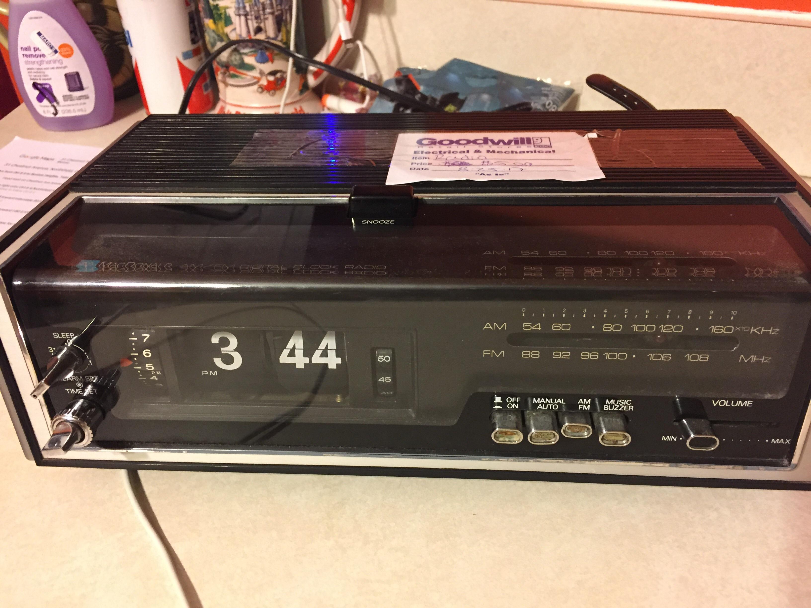 Got this Macdonald clock radio today. Radio works but the clock won't