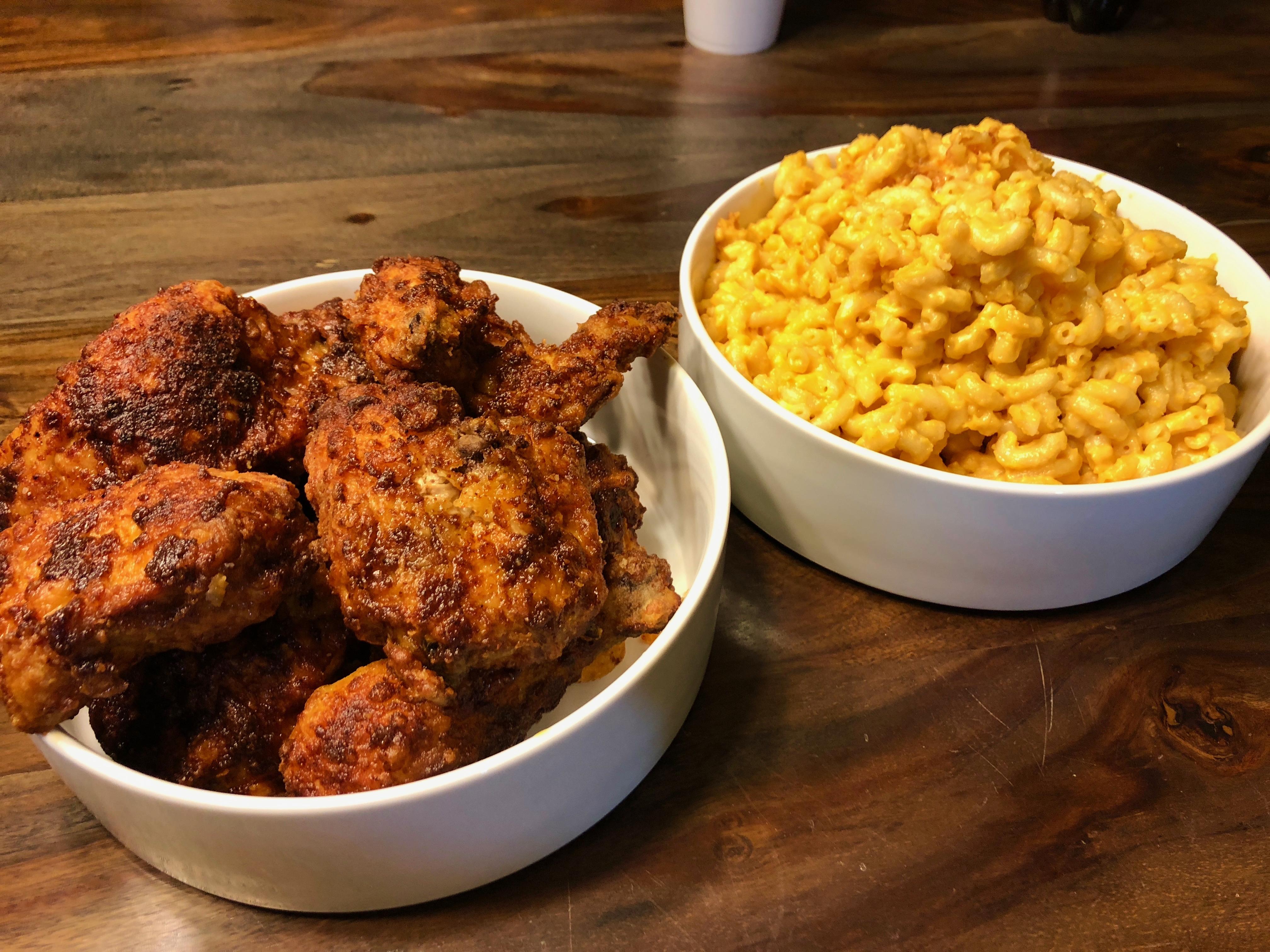 3Ingredient Mac & Cheese w/ Nashville Hot Chicken r/seriouseats