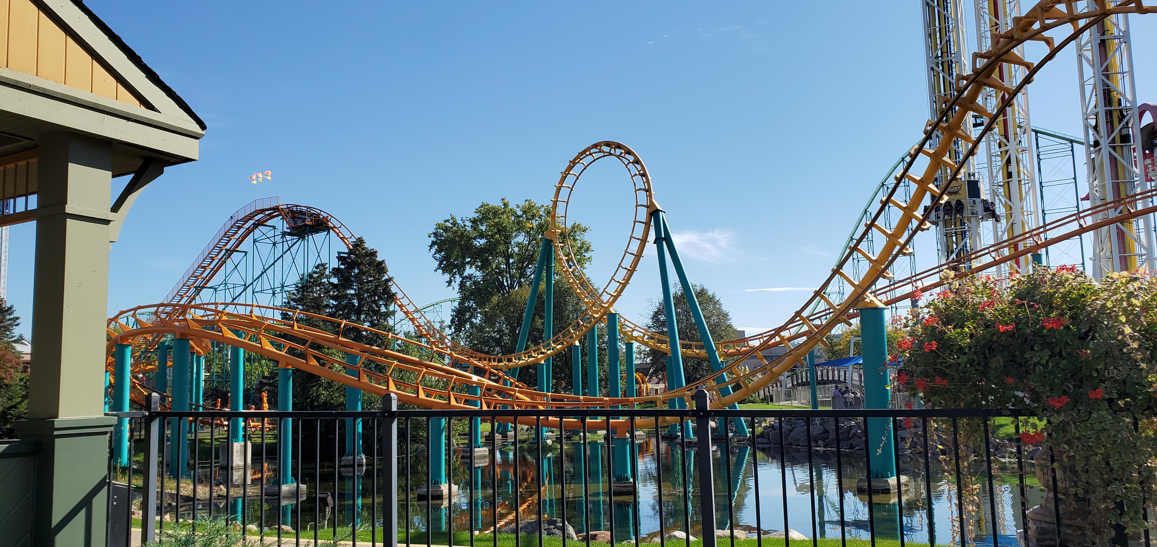 [Corkscrew, Valleyfair] over the lake r/rollercoasters