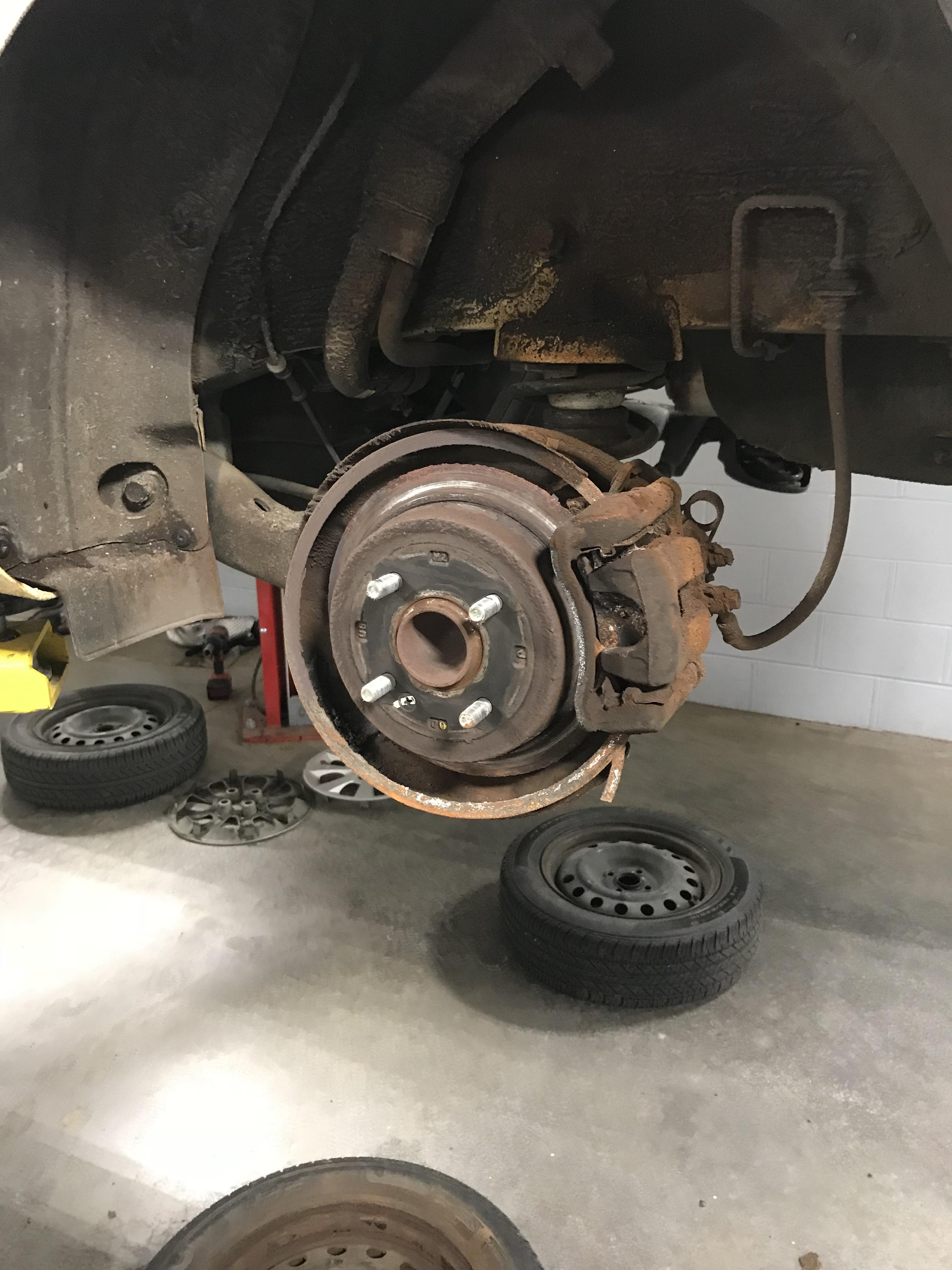 C/S hears weird grinding metal sound while driving. : r