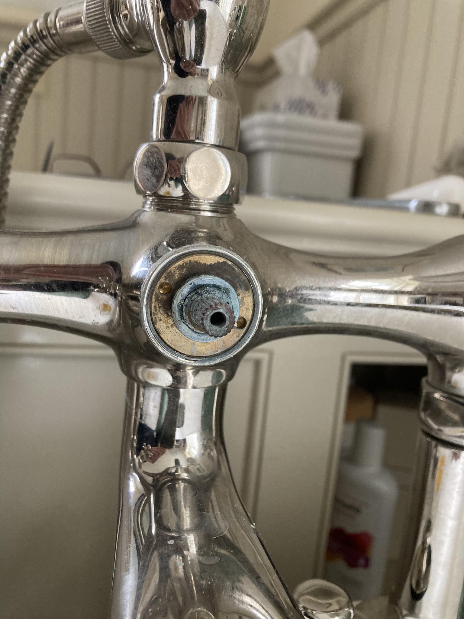 How to Remove Bathtub Wand Diverter Valve? r/Plumbing