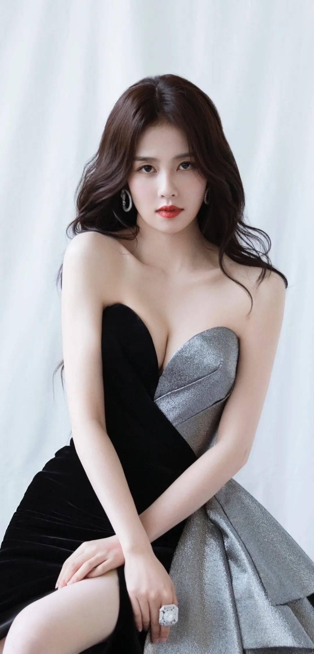 Bai Lu : CelebsOfColorNSFW