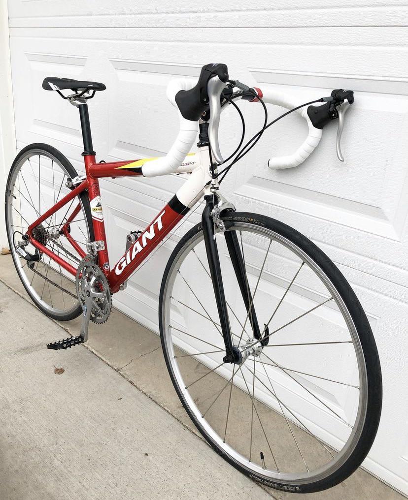 My first road bike! Giant OCR2 : r/ladycyclists