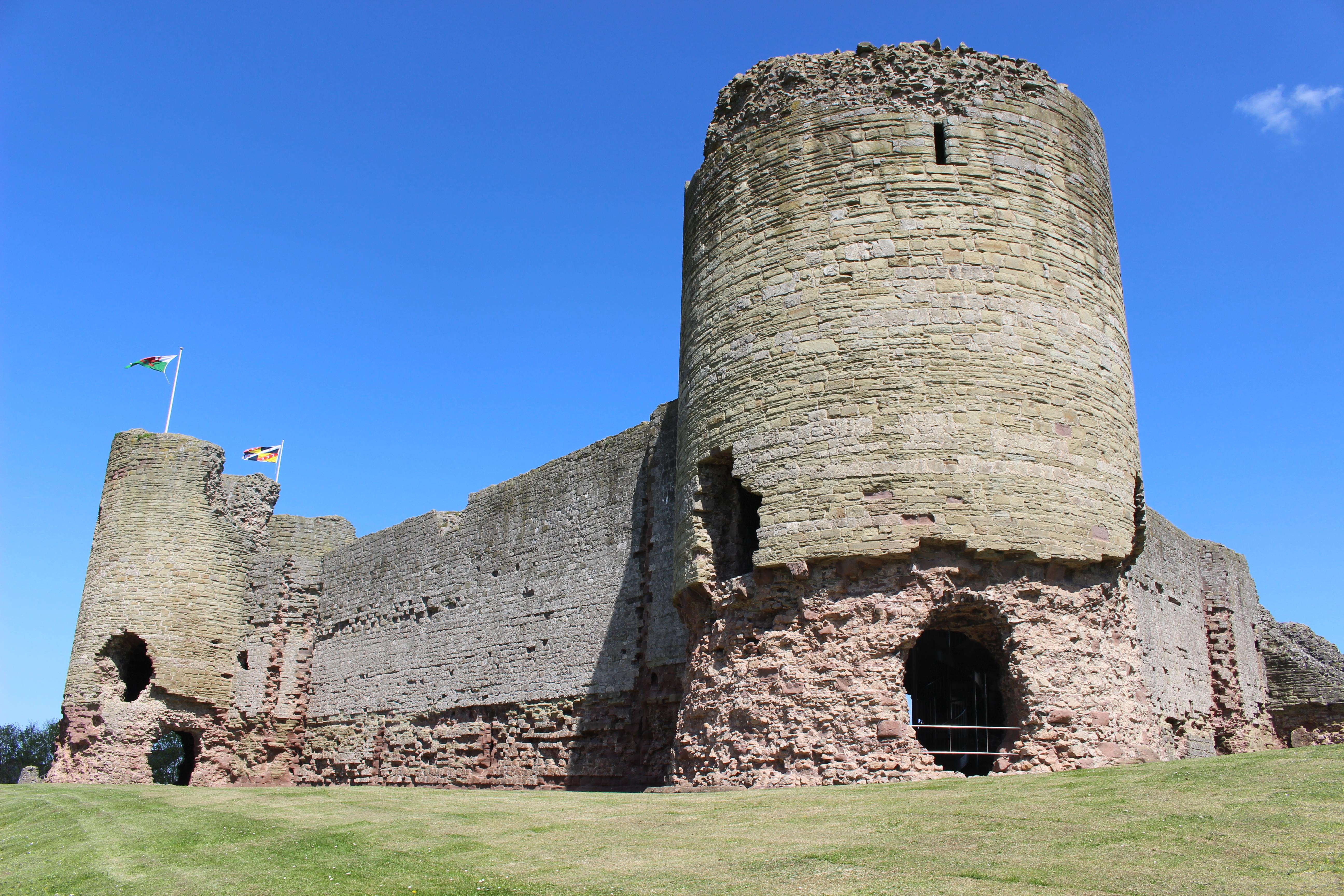 Rhuddlan Castle in Wales r/castles