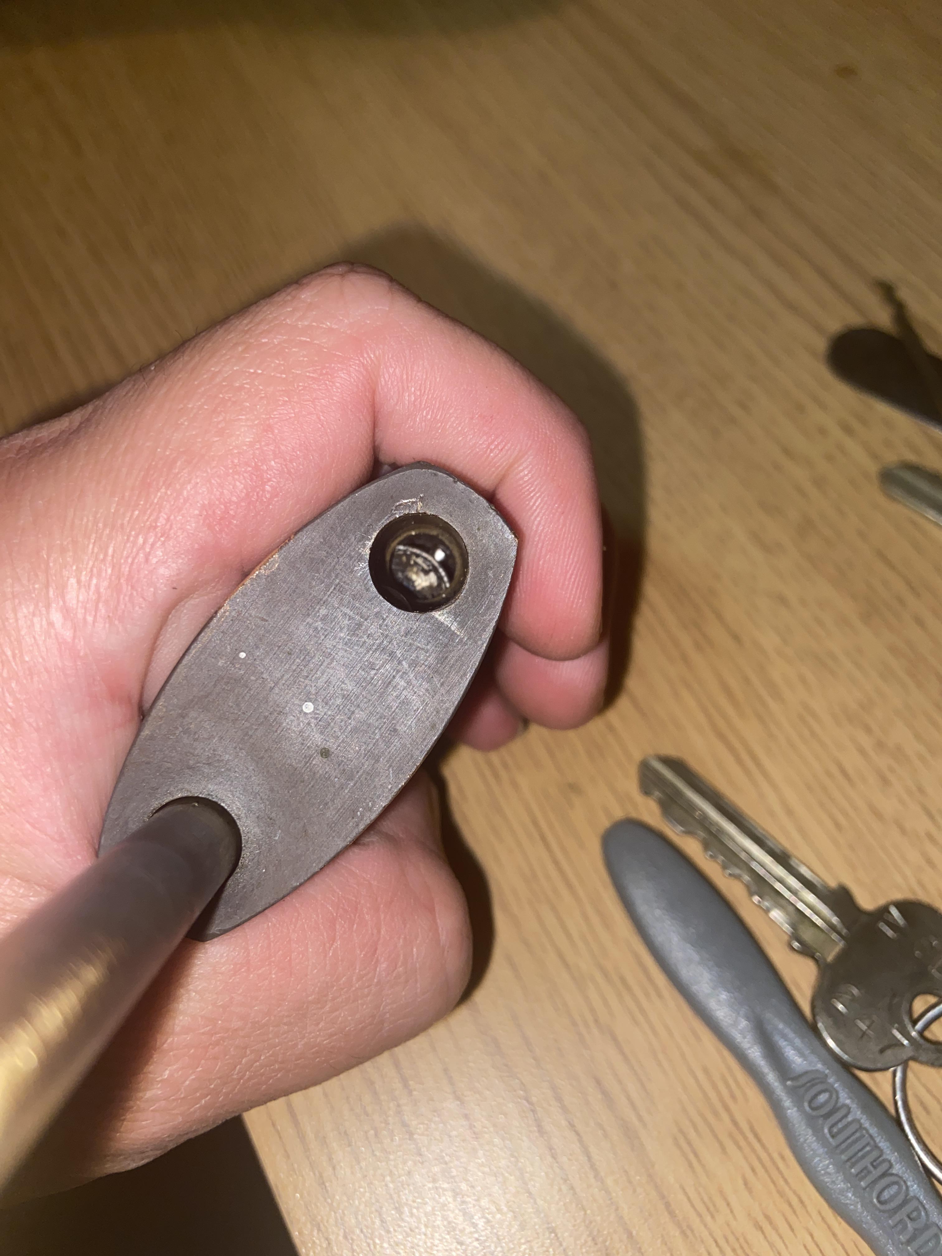 How do you gut these types of locks? r/lockpicking