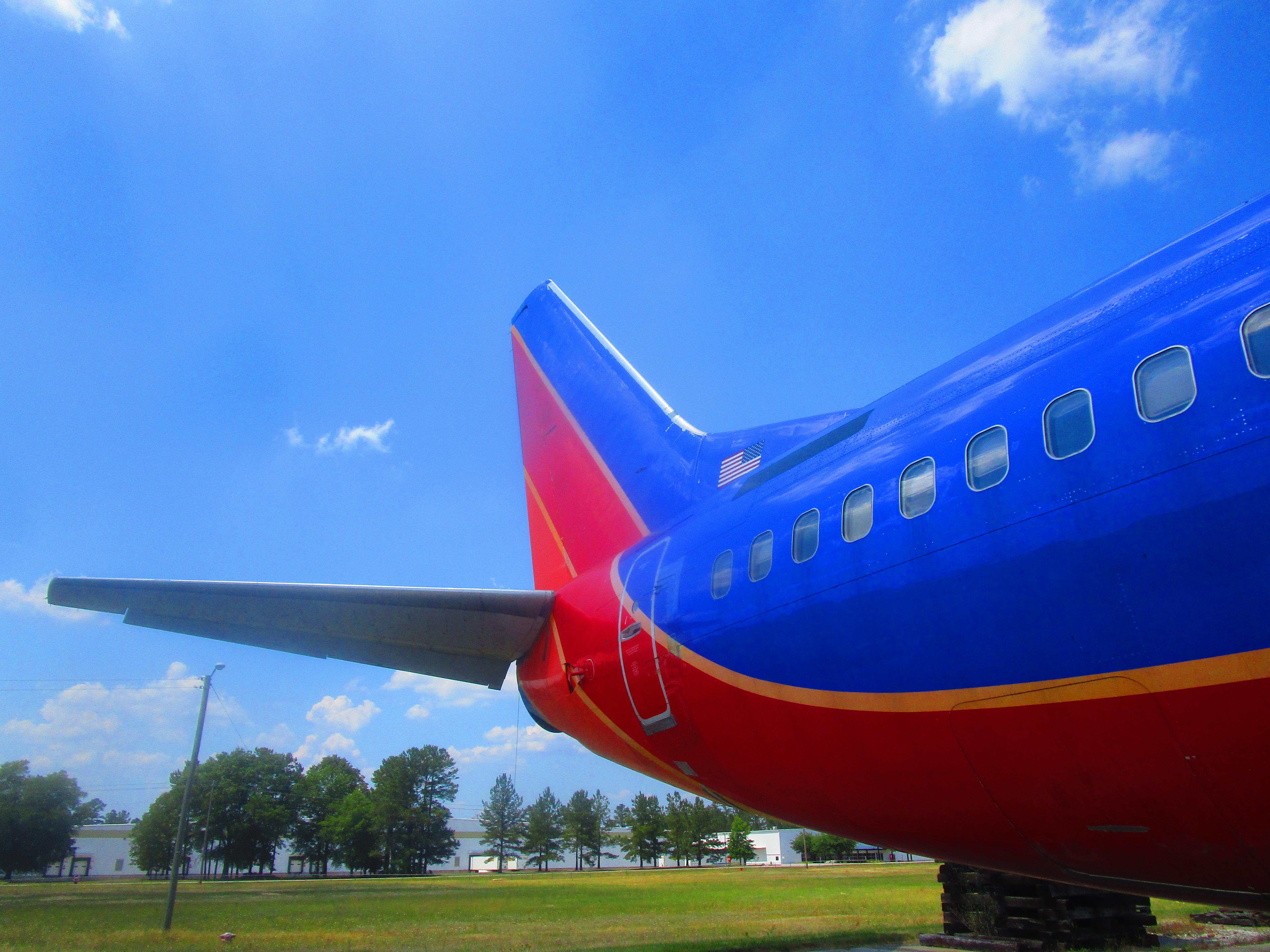 An abandoned 737 at LaurinburgMaxton Airport in NC, taken yesterday