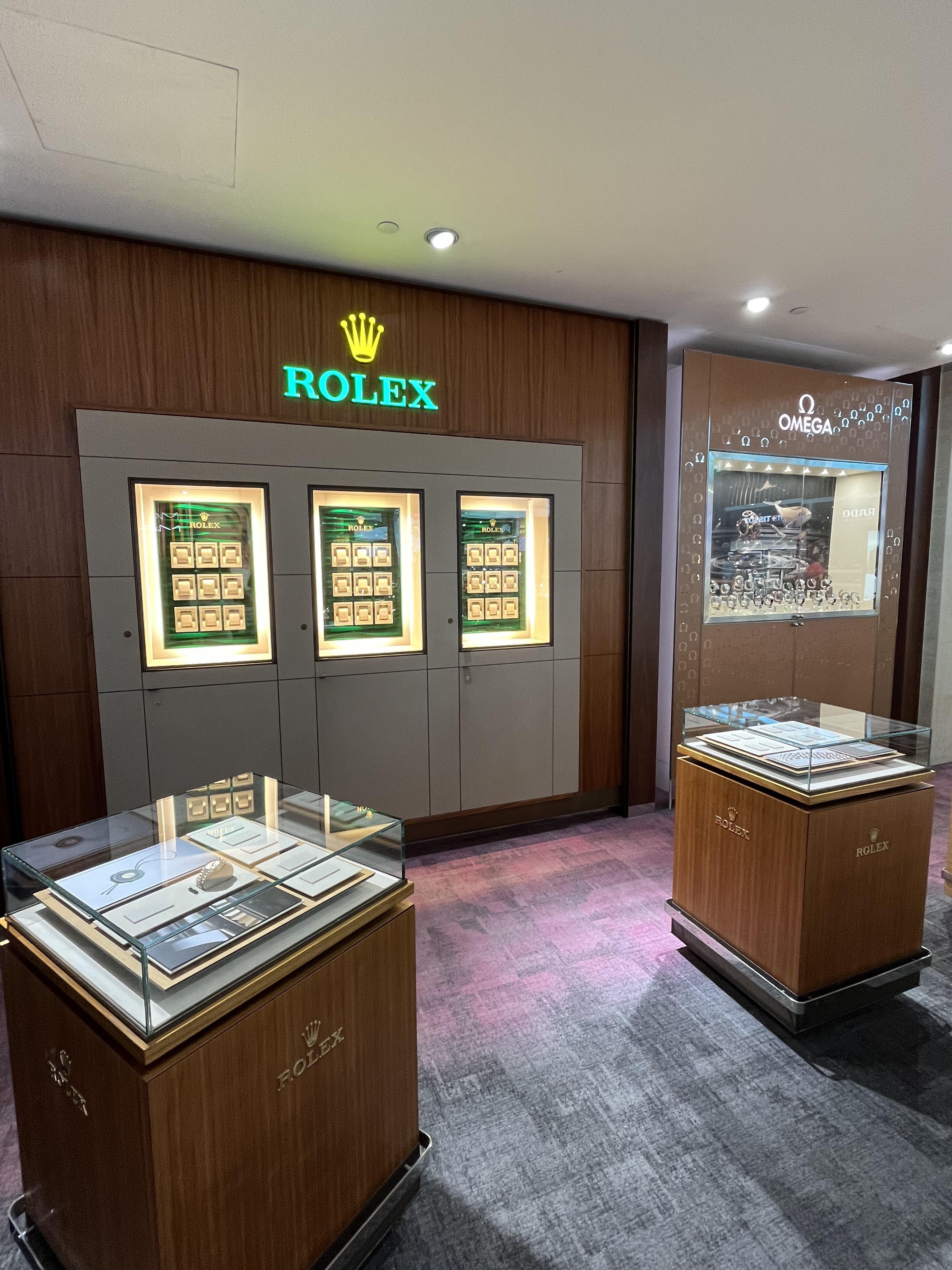 Rolex at Dubai International Airport. r/rolex