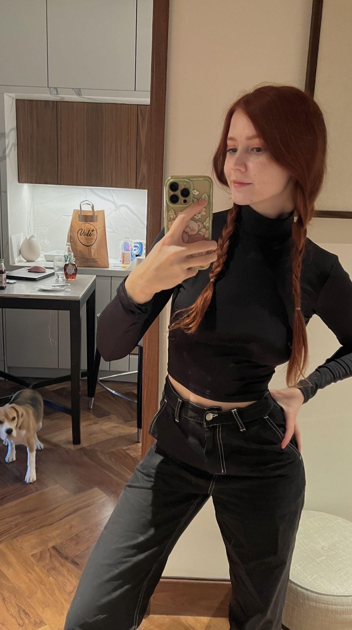 Total black look : RedheadBeauties