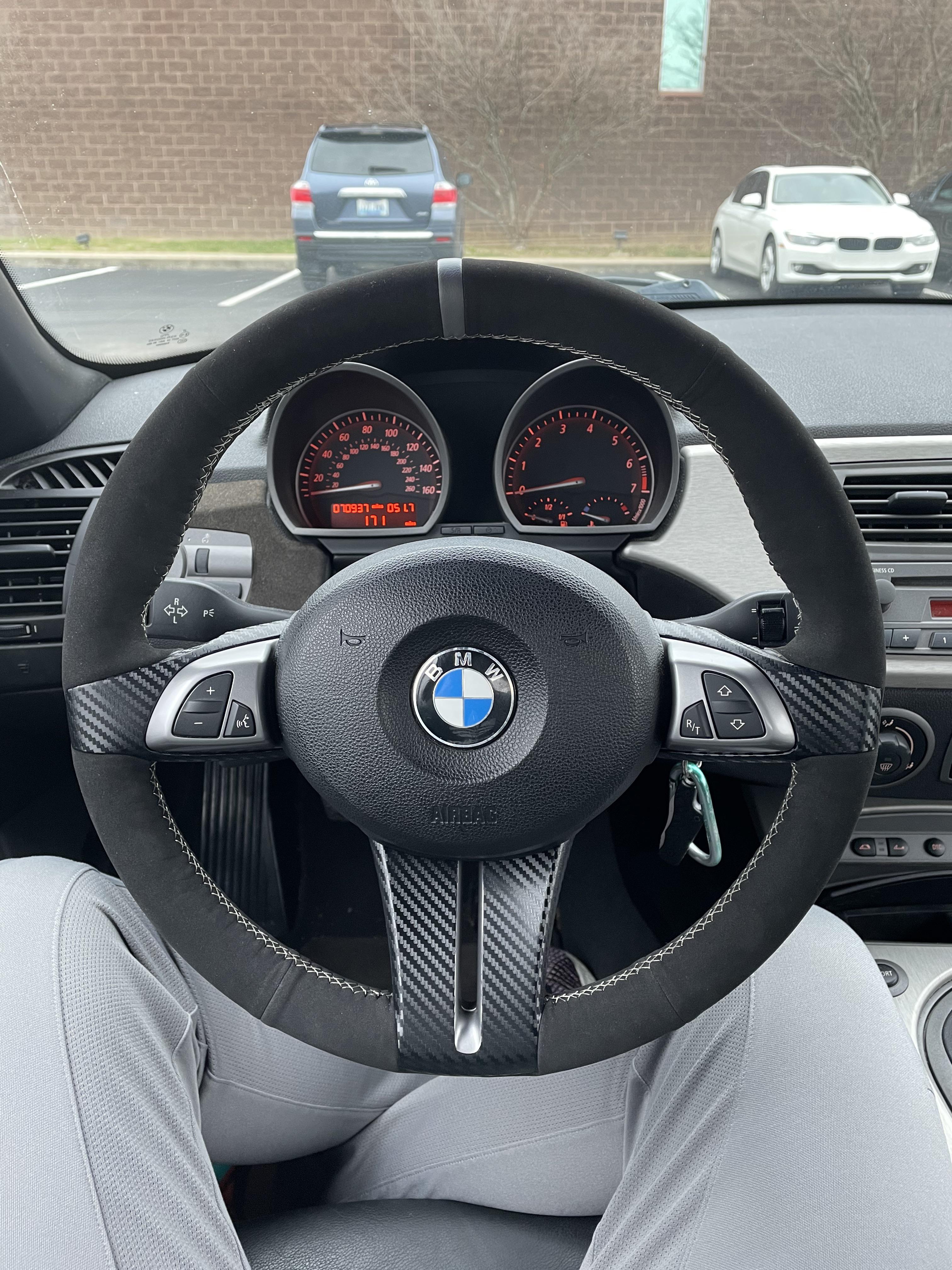New alcantara steering wheel wrap (e85 3.0i) r/BMWZ4