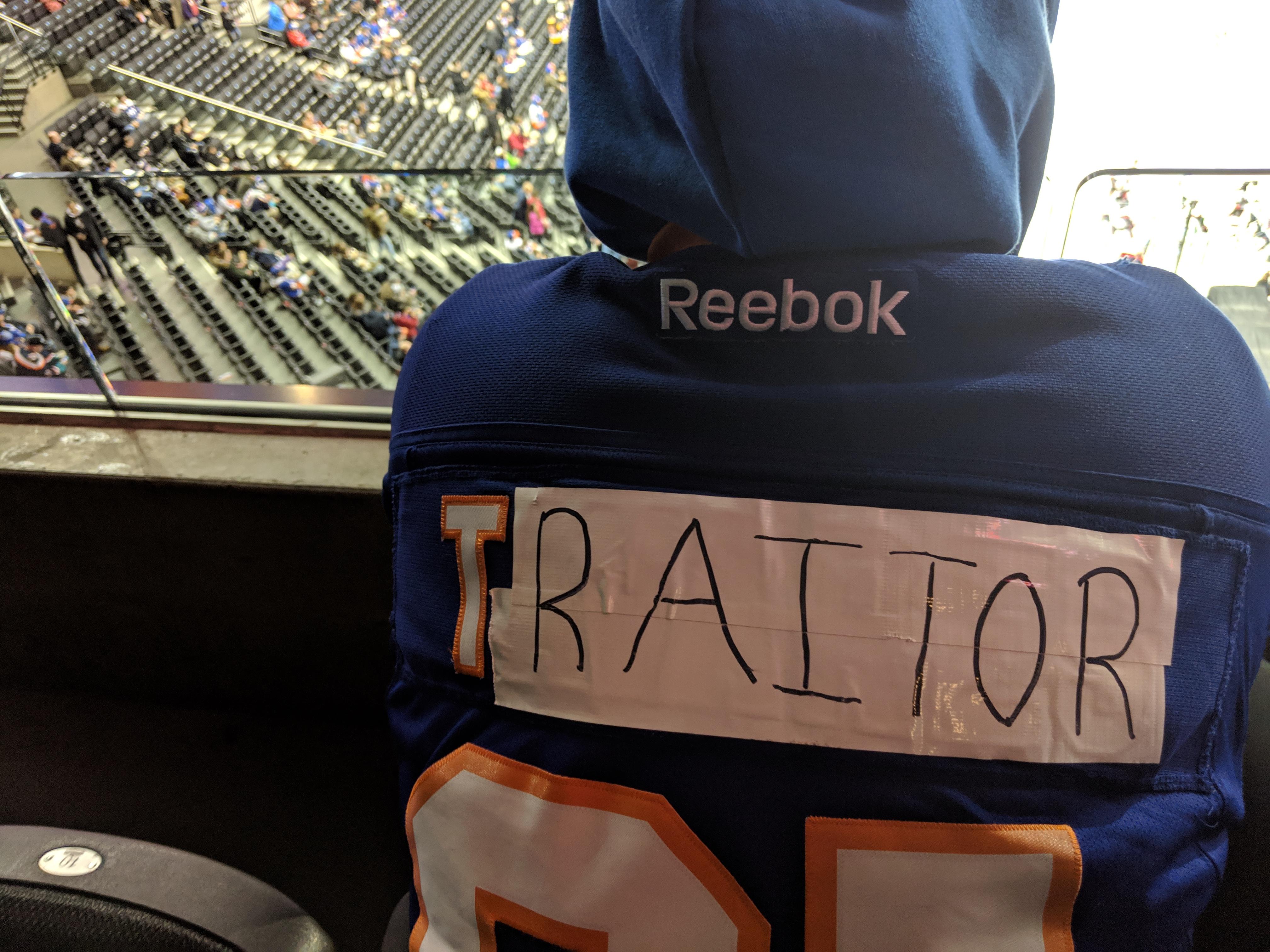 My brother made some alterations to his old jersey... r/NewYorkIslanders