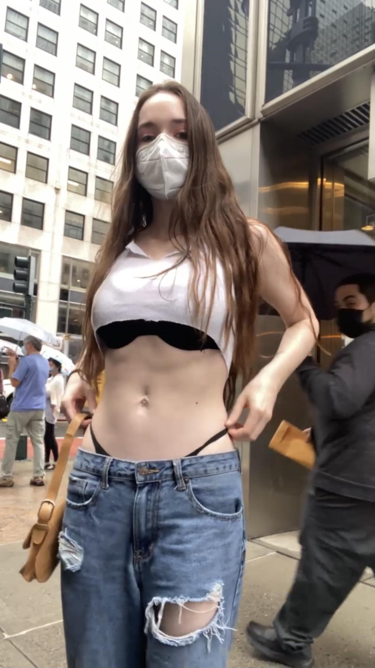 Hazel Moore in "The Last of Us" - VR Porn Video (Source) : HazelMoorexxx