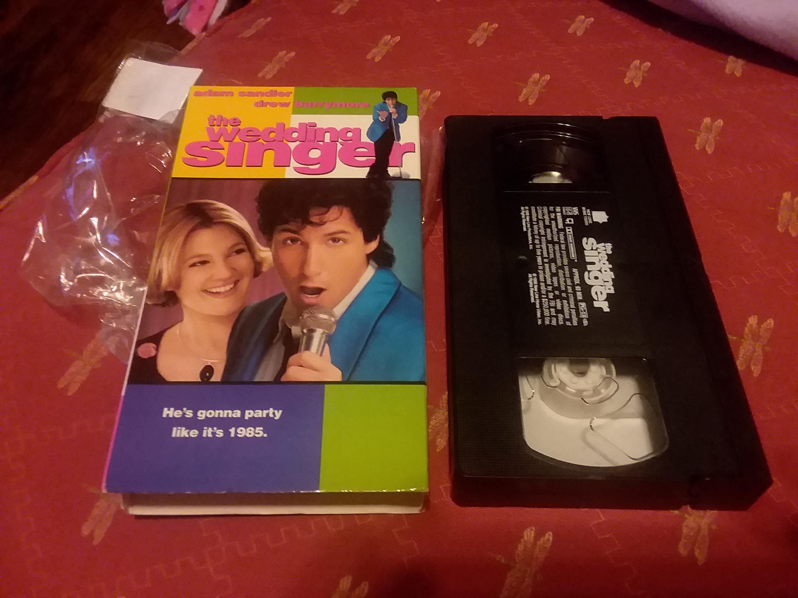 Just opened up a copy of the Wedding Singer I bought in 2019. Was still