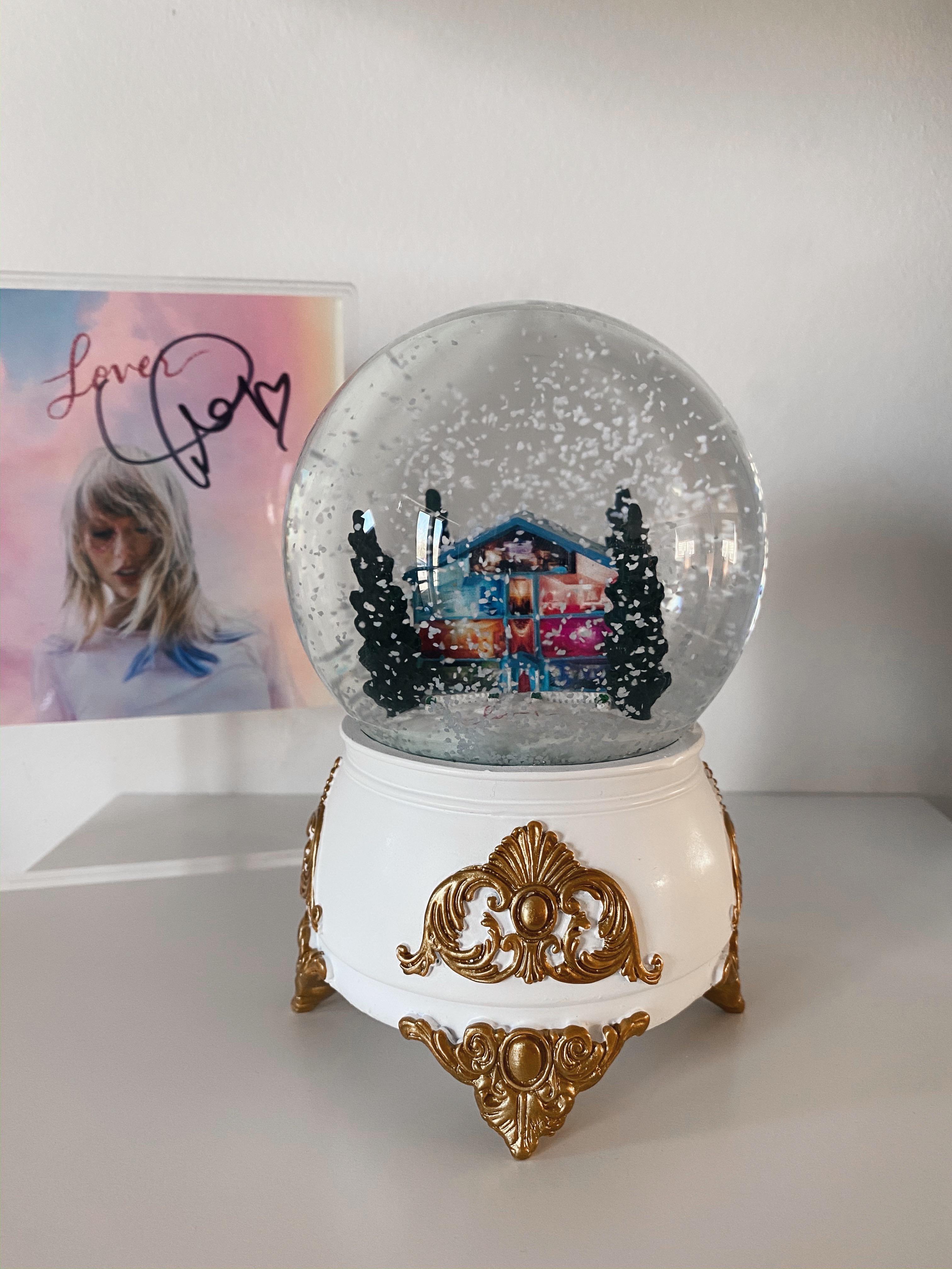 Finally got a Lover Snow Globe (at a great price!) r/TaylorSwift