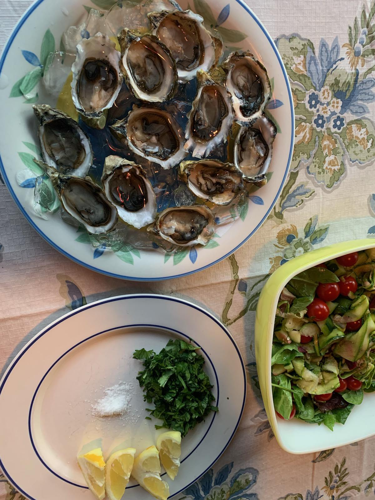 Did you know a halfdozen raw oysters in only 45 CALORIES? I love