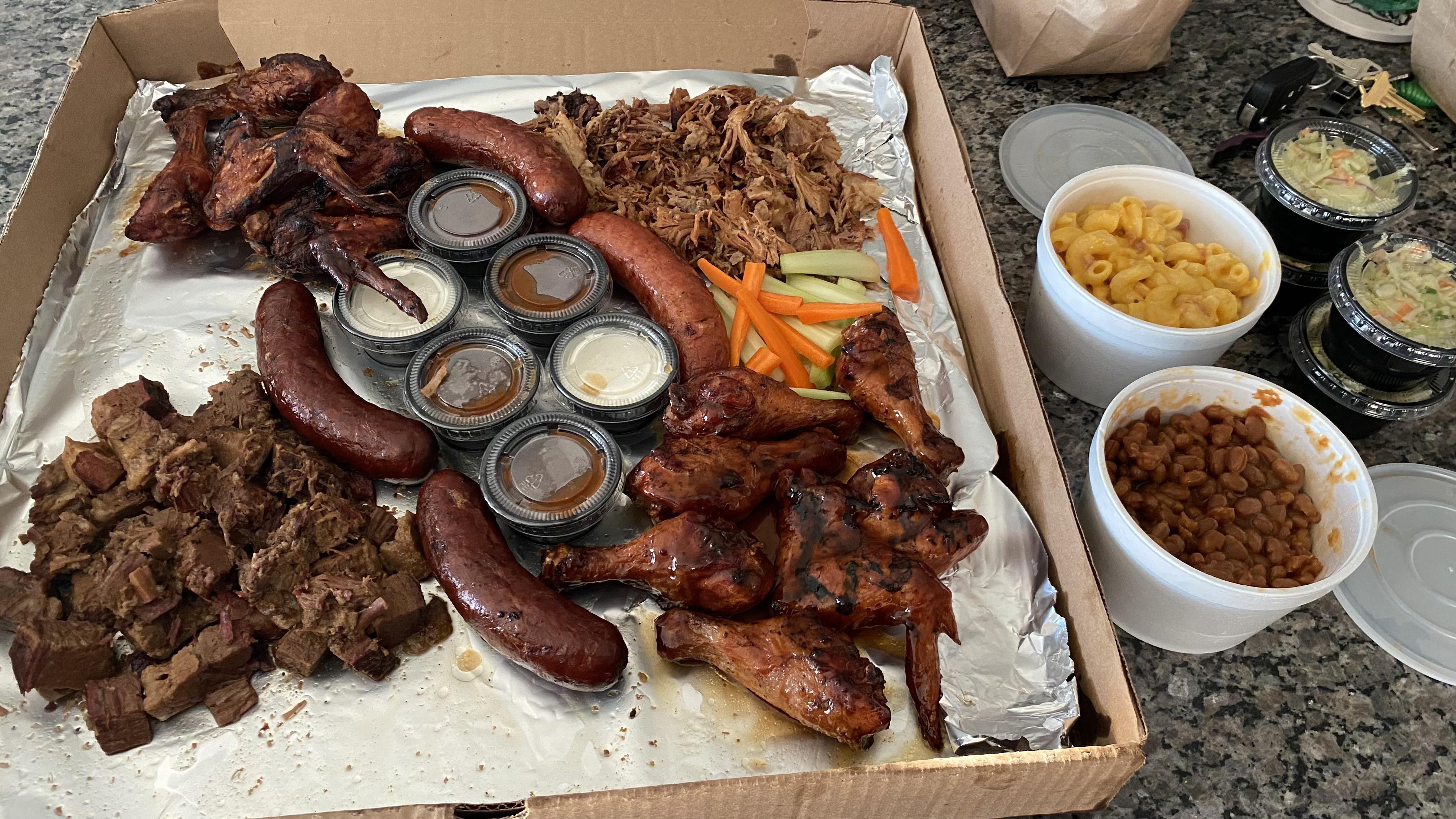 Hungry bear barbecue , delicious platter ordered for dinner. r/FoodPorn