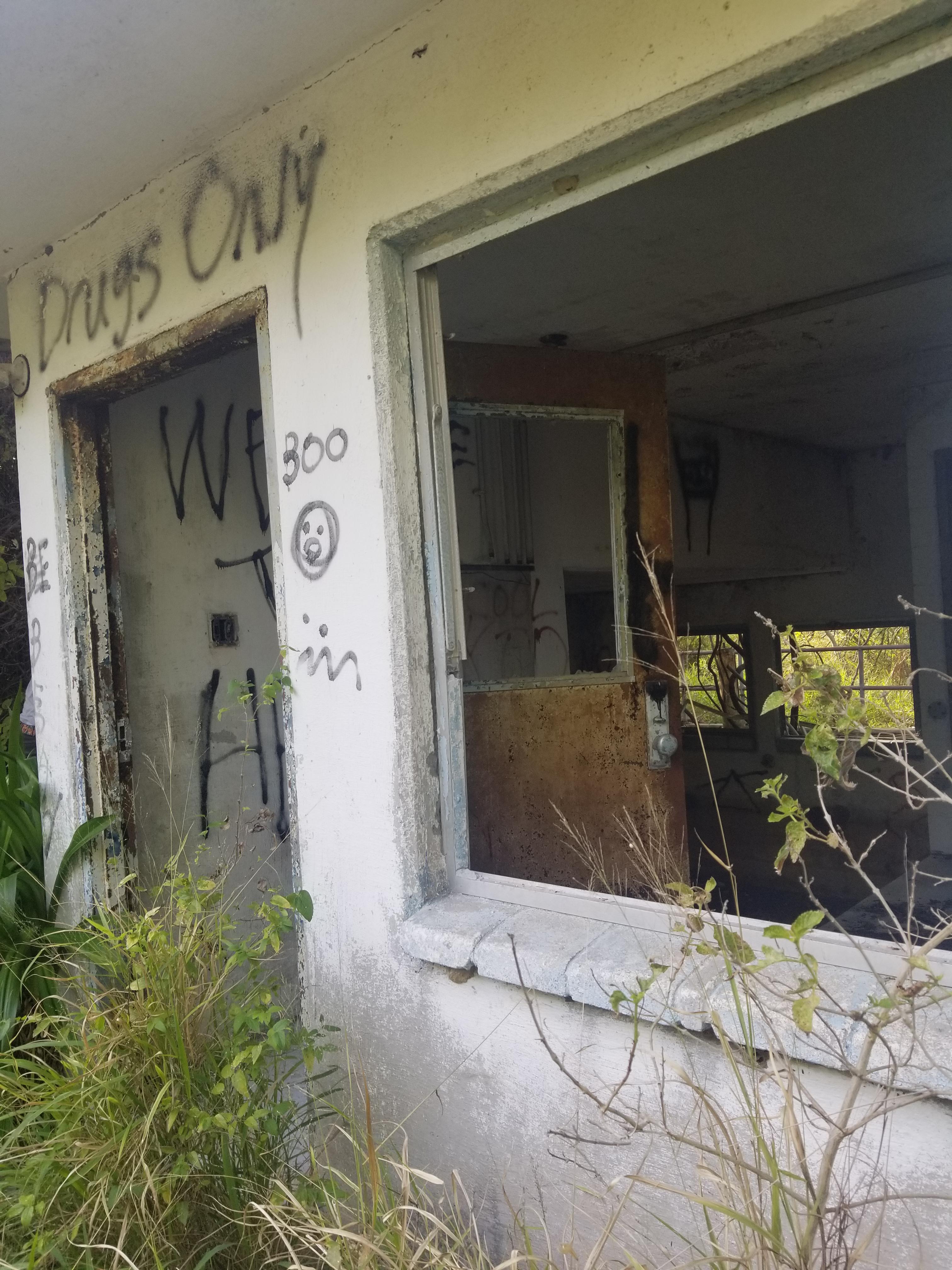 Abandoned Water Treatment Plant (me, Ingleside, TX 2019) r/AbandonedPorn