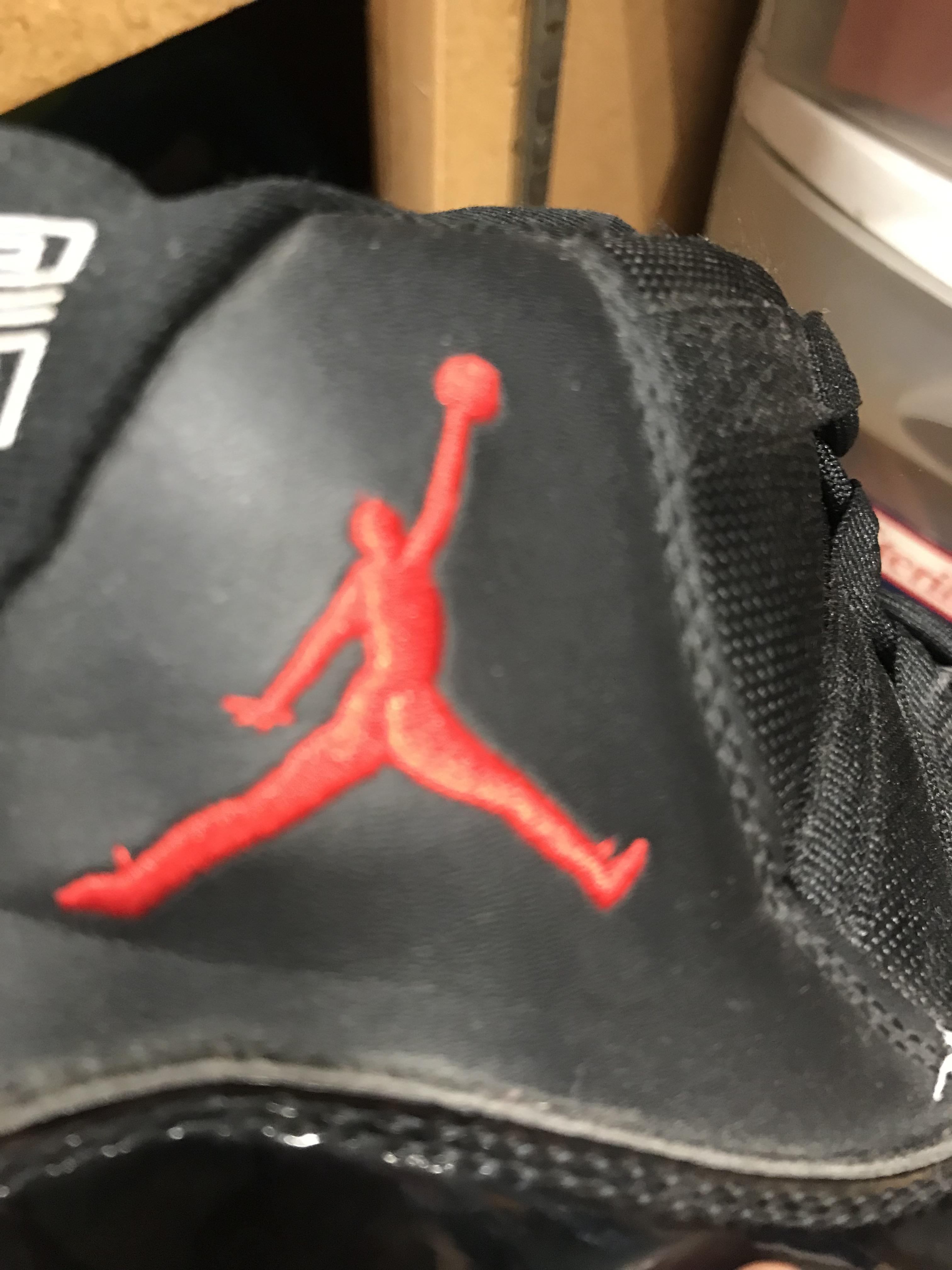 The booty on the logo of these fake Jordans r/funny