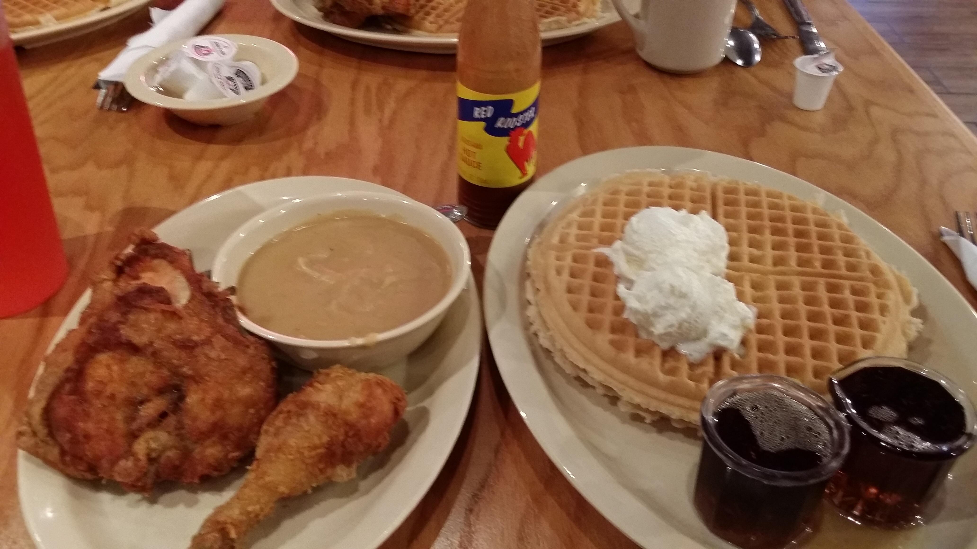 Scoe's 2 from Roscoe's Chicken and Waffles [OC] [1920x1280] r/FoodPorn