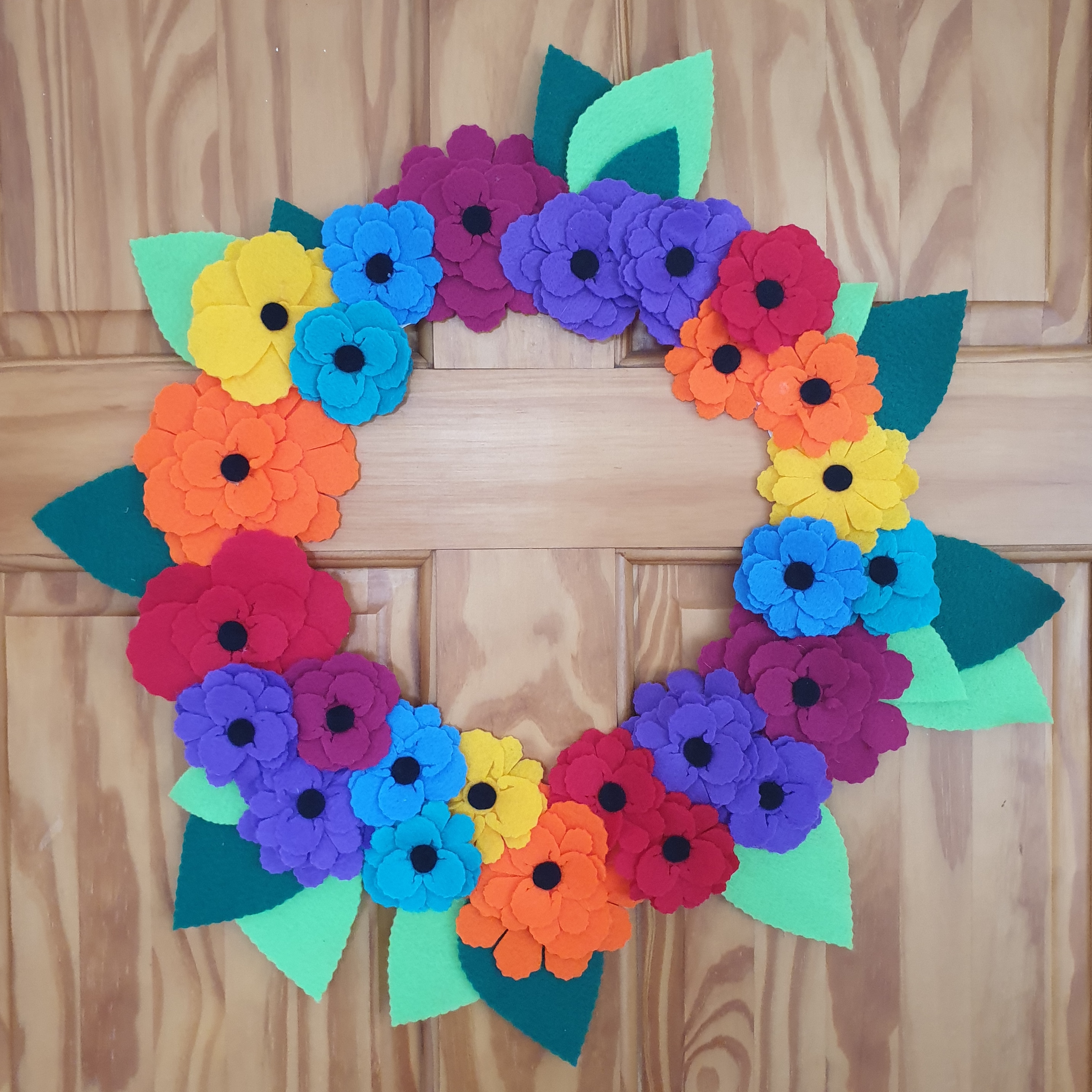 First felt flower wreath! I'm pretty proud of it D r/cricut