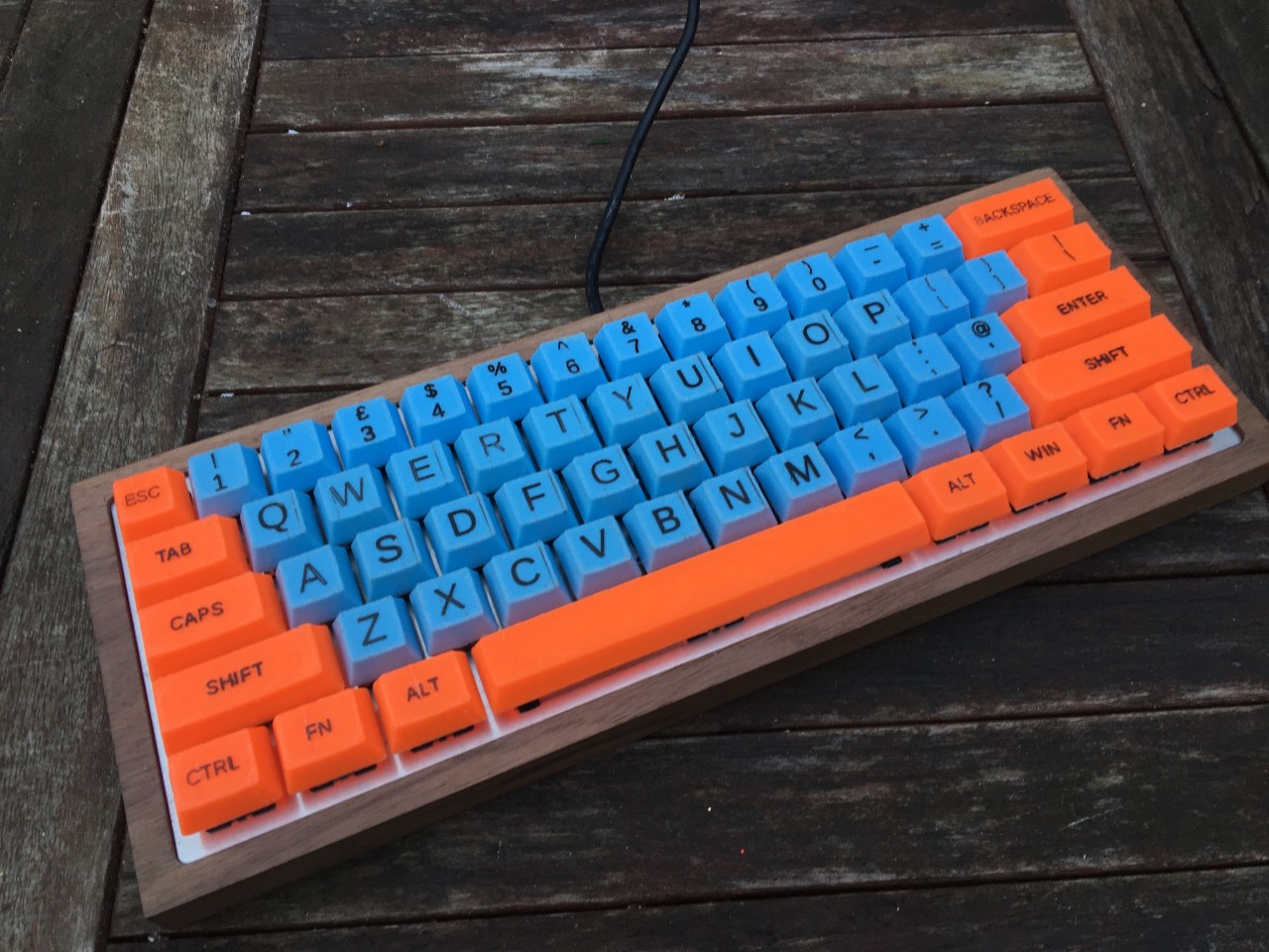 My fully custom mechanical keyboard! 3D printed custom keys and hand