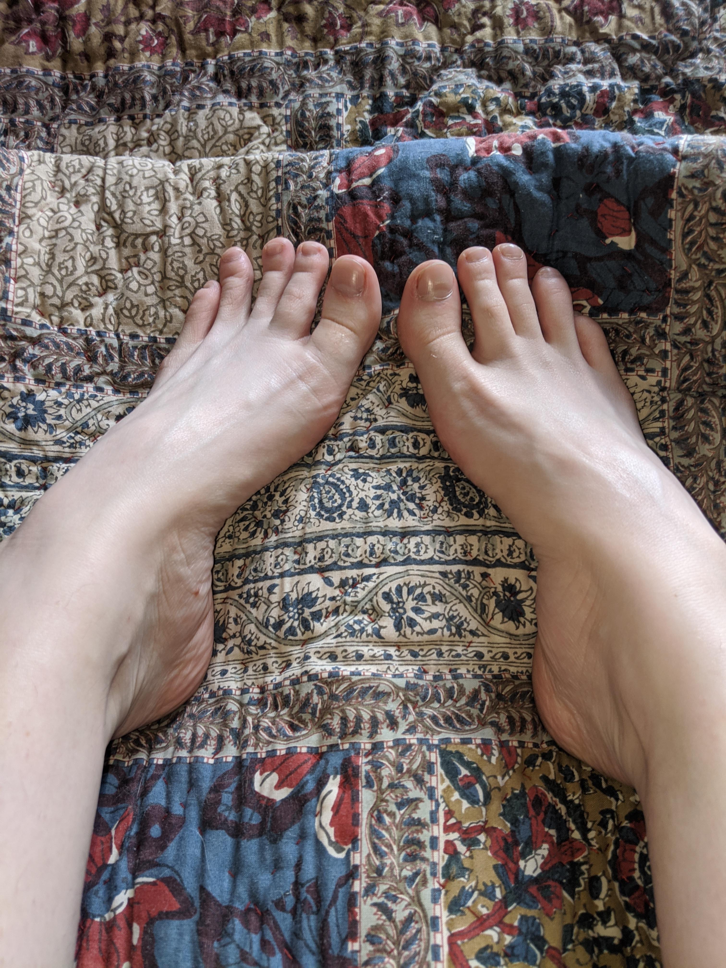 I love the feeling of cotton against my soles, how's your comforter? 🤩🤩