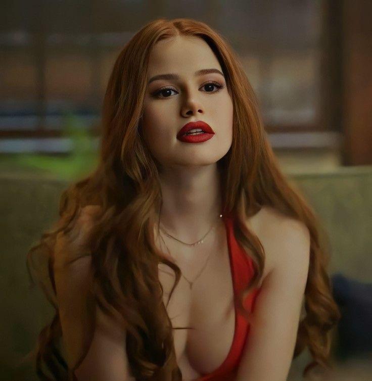 Seductive Cheryl Blossom : riverdaleporn