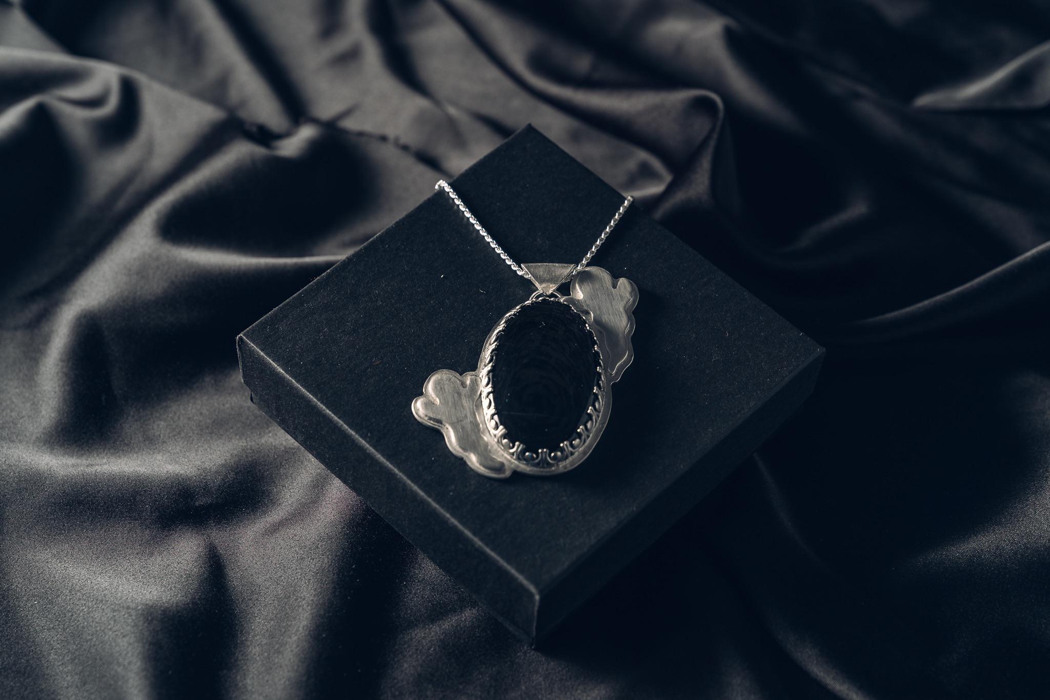 I made this ghost pendant 👻 r/handmade