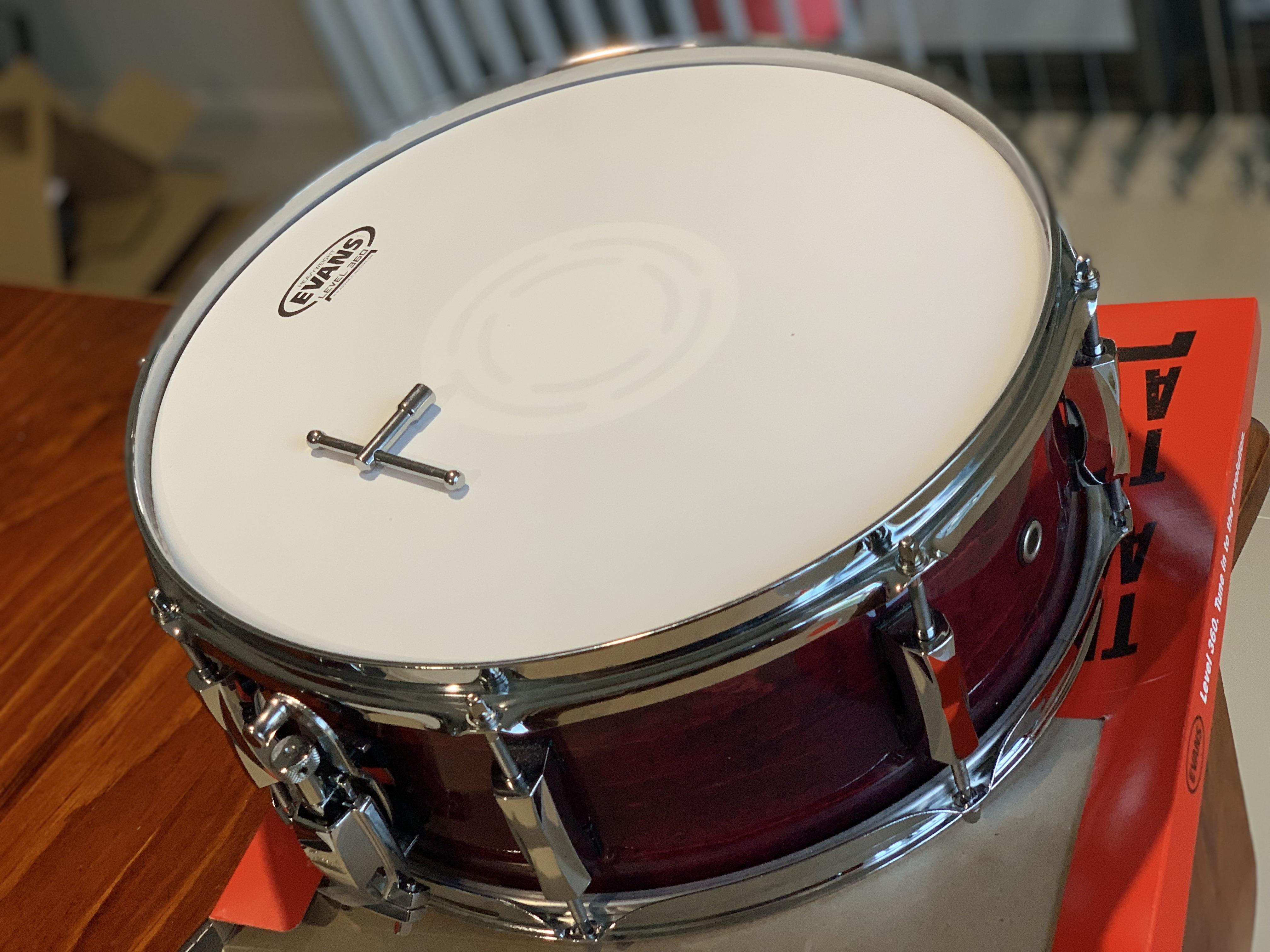 Reskinned my snare and bass drum for a show this weekend. Nothing