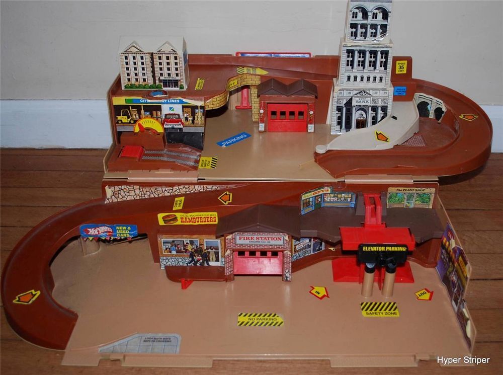 Hot Wheels Sto n Go playsets. Hours of entertainment. r/nostalgia